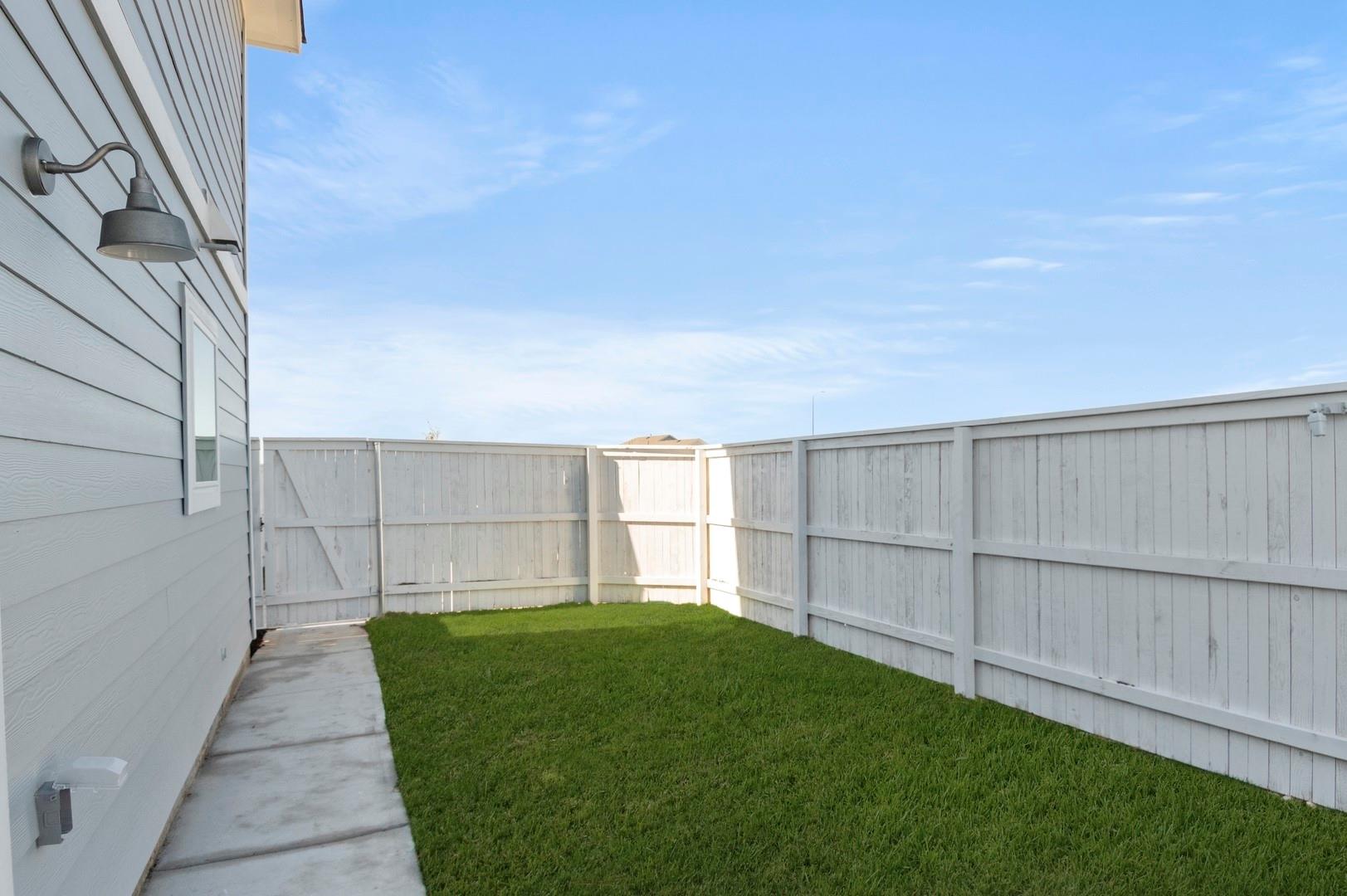 123 Daylily Dr, Elgin, TX 78621