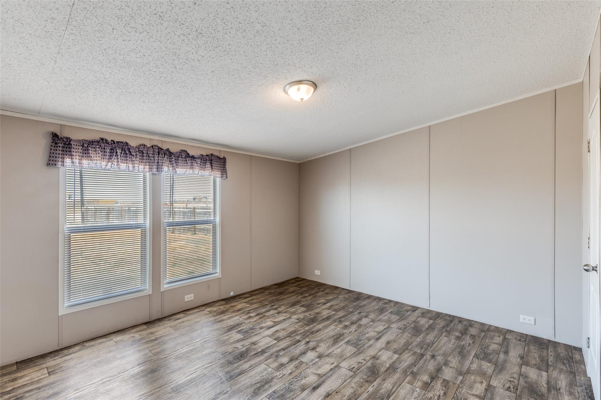 346 Rancho Linda Dr, Lockhart, TX 78644