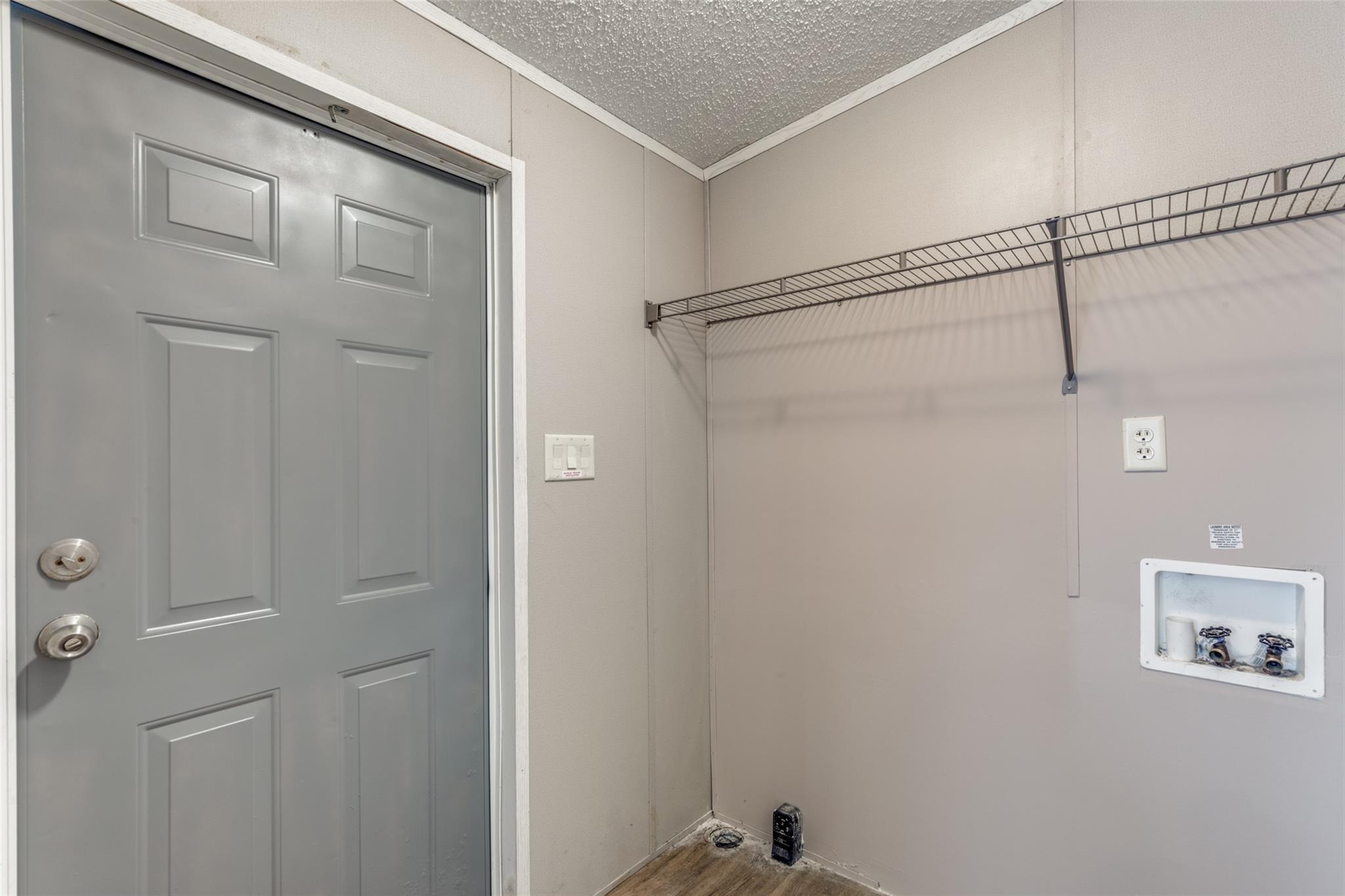 346 Rancho Linda Dr, Lockhart, TX 78644