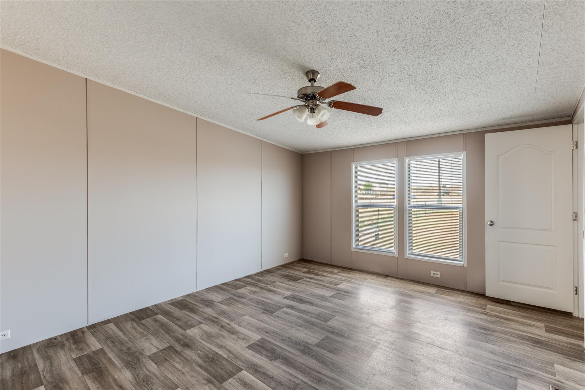 346 Rancho Linda Dr, Lockhart, TX 78644