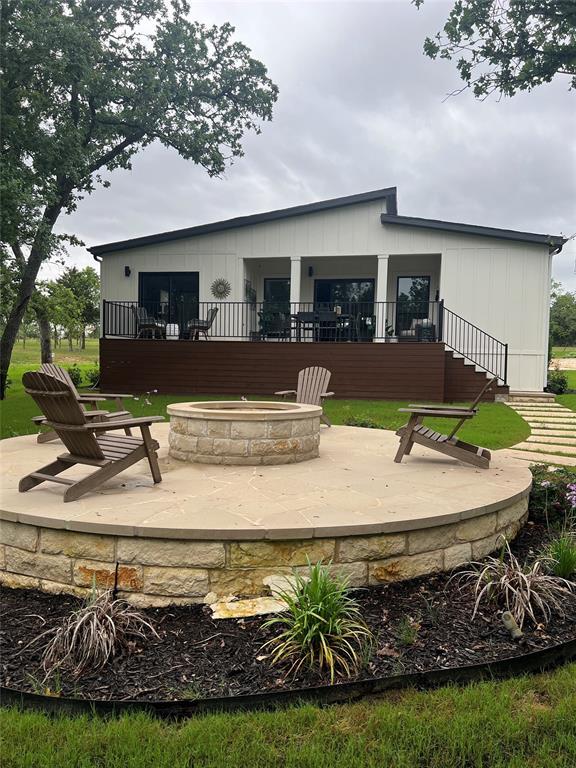 942 Chamberlin Rd, Dale, TX 78616