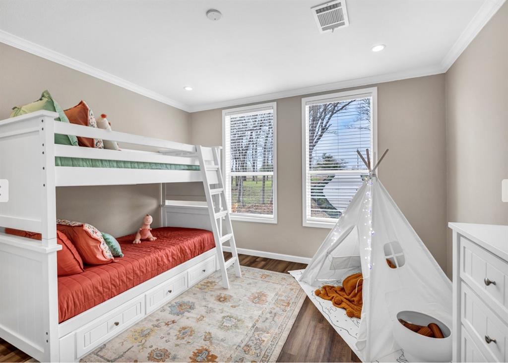 942 Chamberlin Rd, Dale, TX 78616