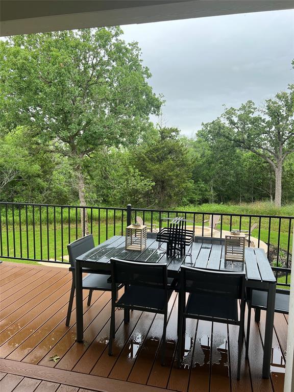 942 Chamberlin Rd, Dale, TX 78616