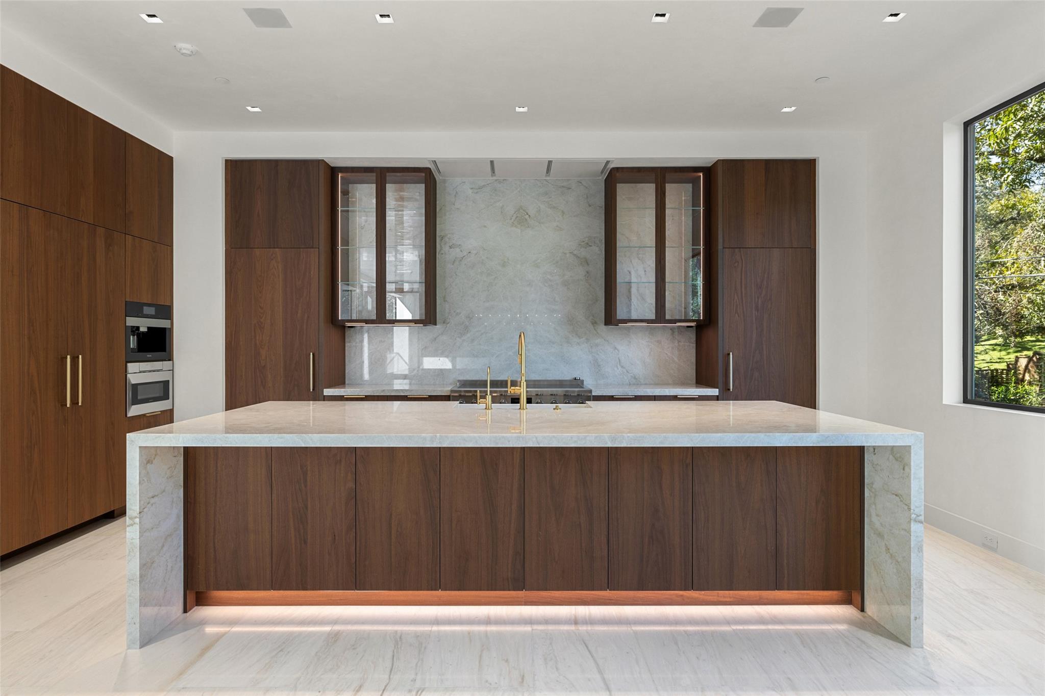 2503 Westlake Dr # 101, Austin, TX 78746