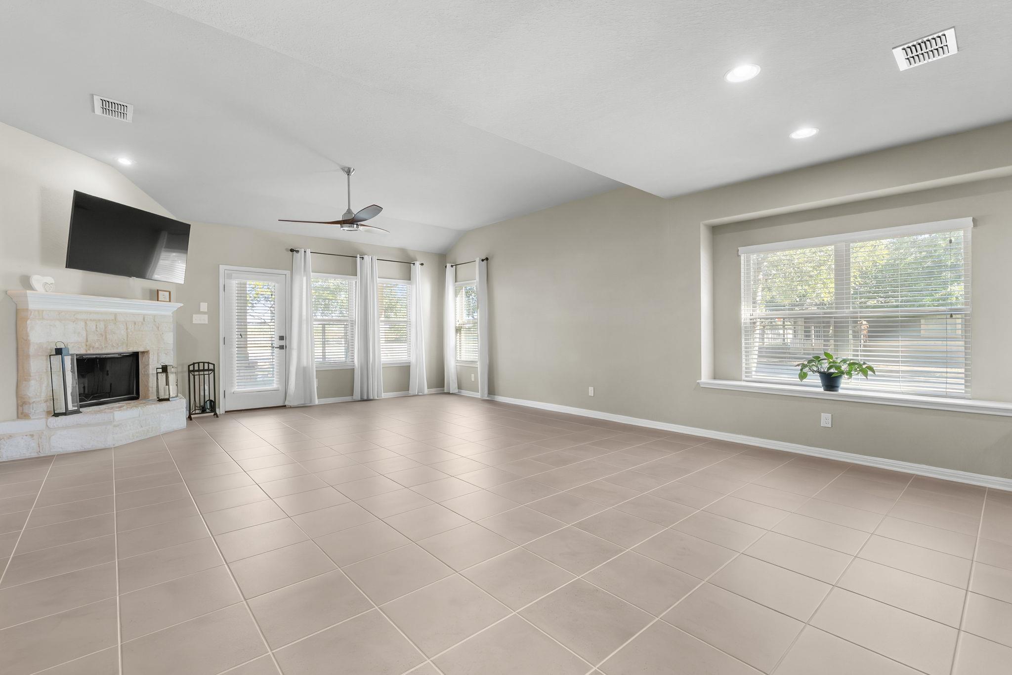 11921 Spoke Holw, Schertz, TX 78154