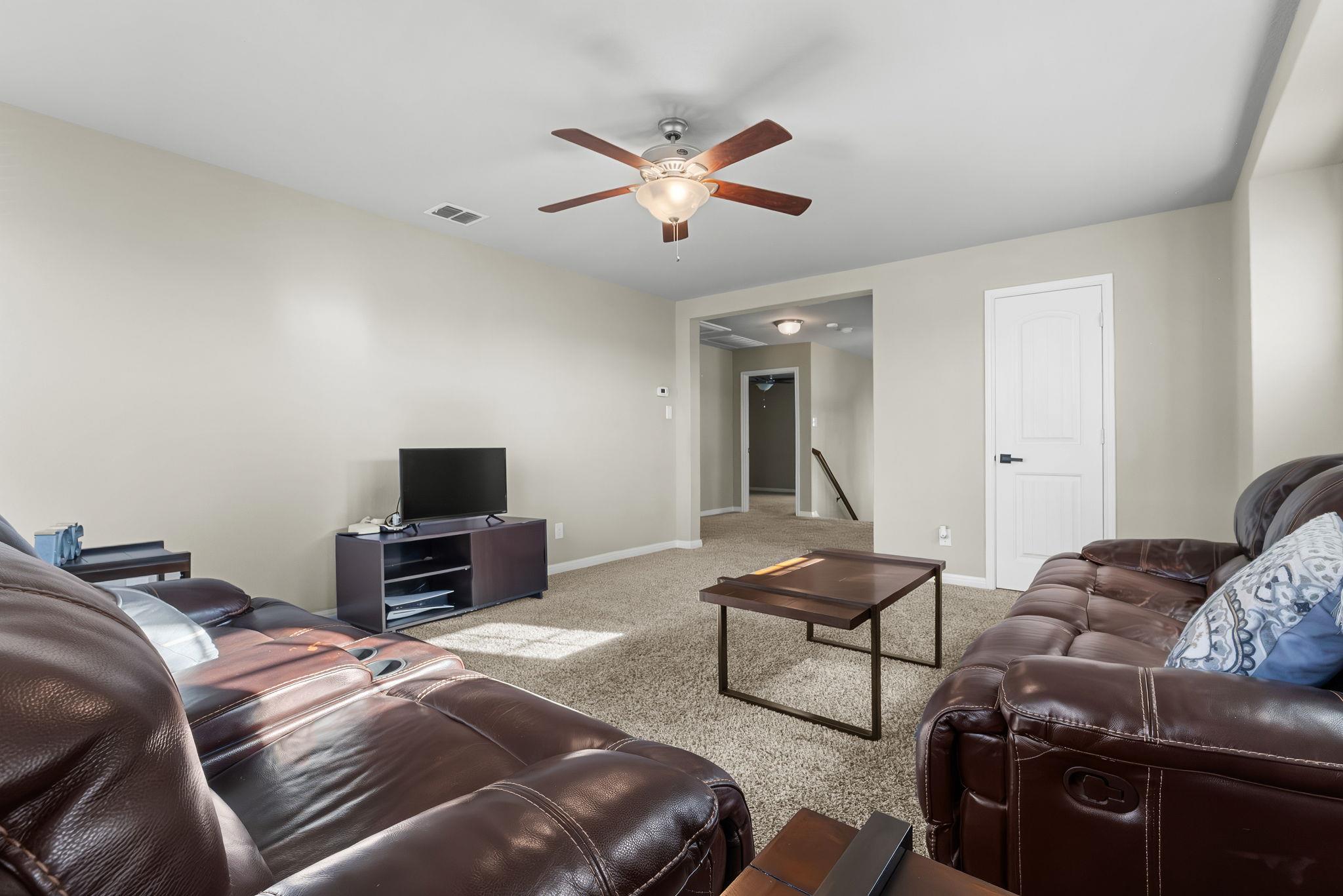 11921 Spoke Holw, Schertz, TX 78154