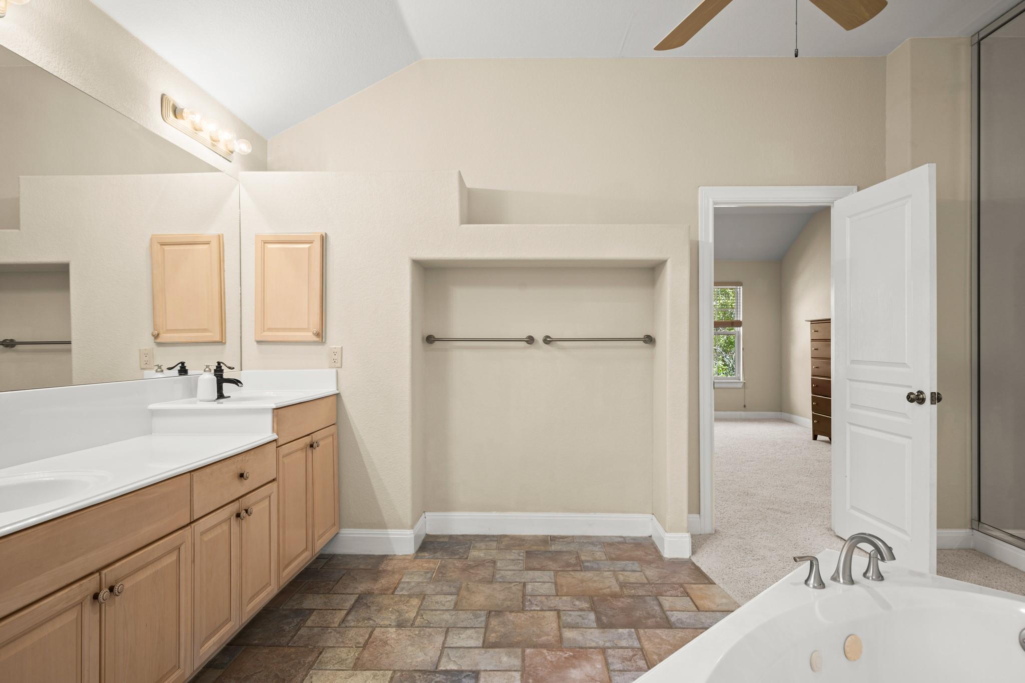 149 Spanish Oak Trl, Elgin, TX 78621