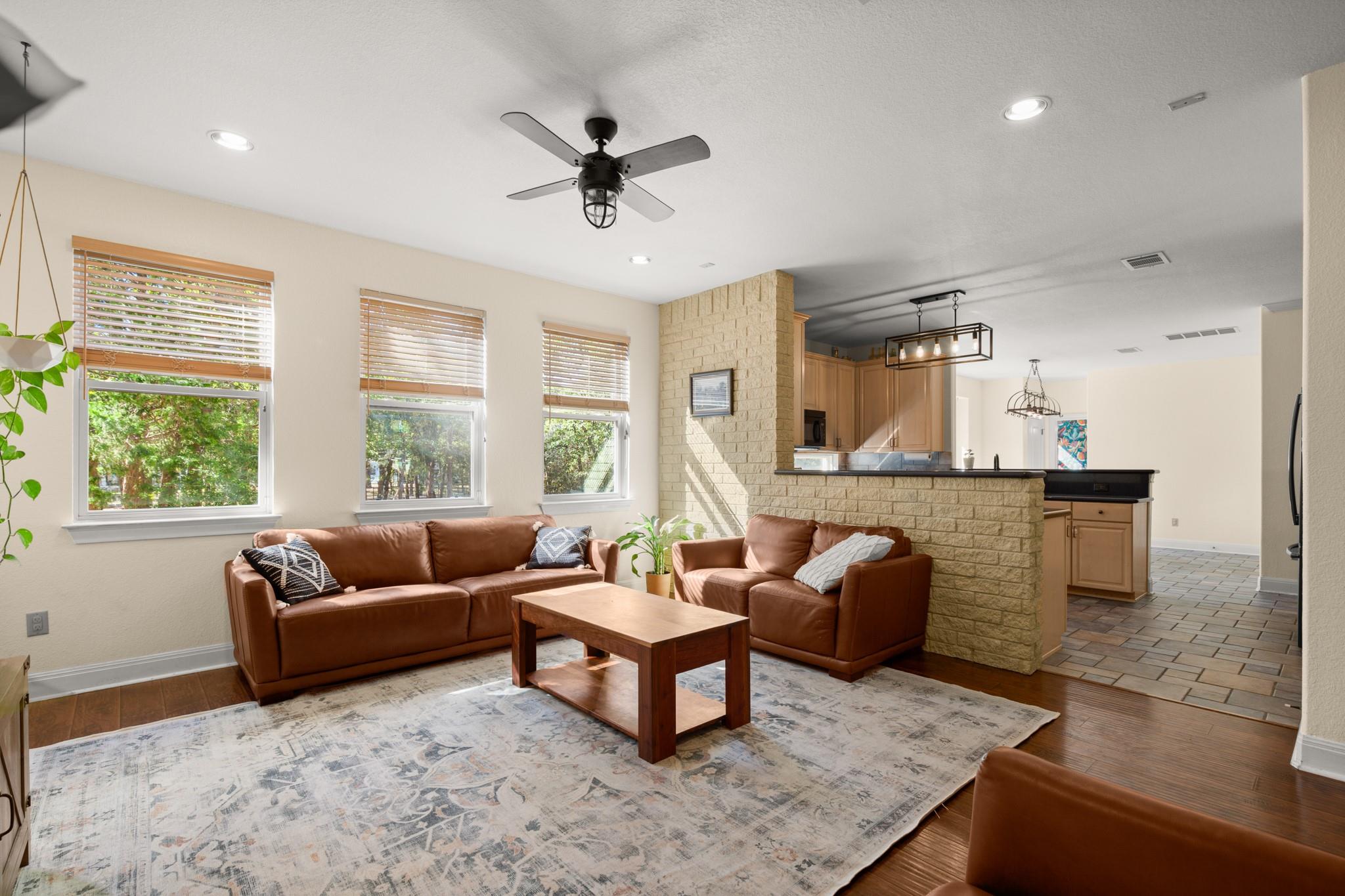 149 Spanish Oak Trl, Elgin, TX 78621