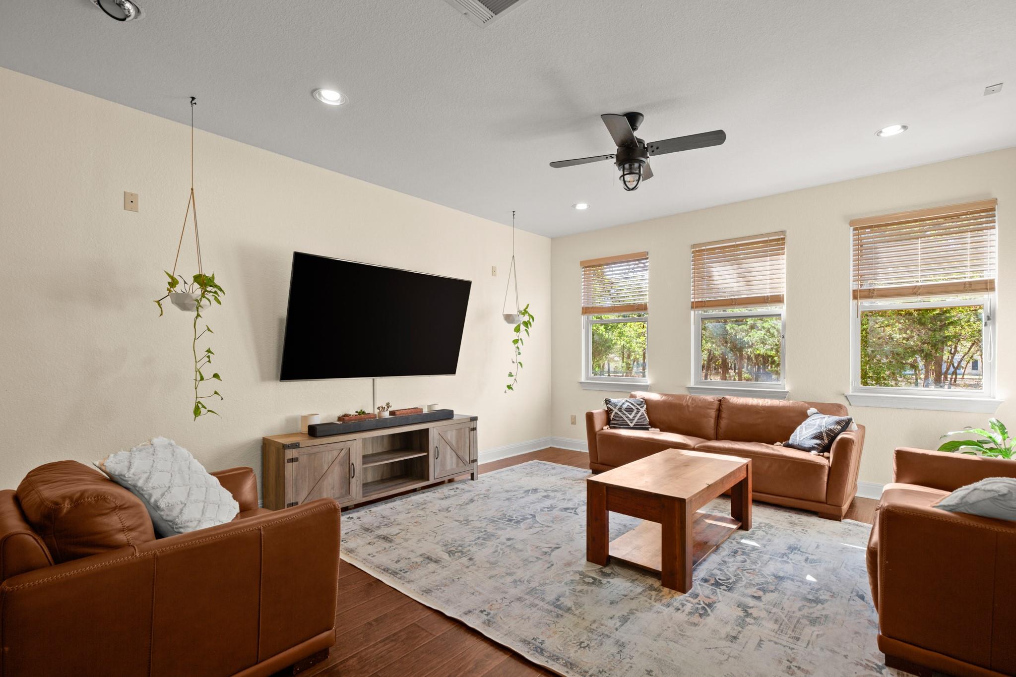 149 Spanish Oak Trl, Elgin, TX 78621