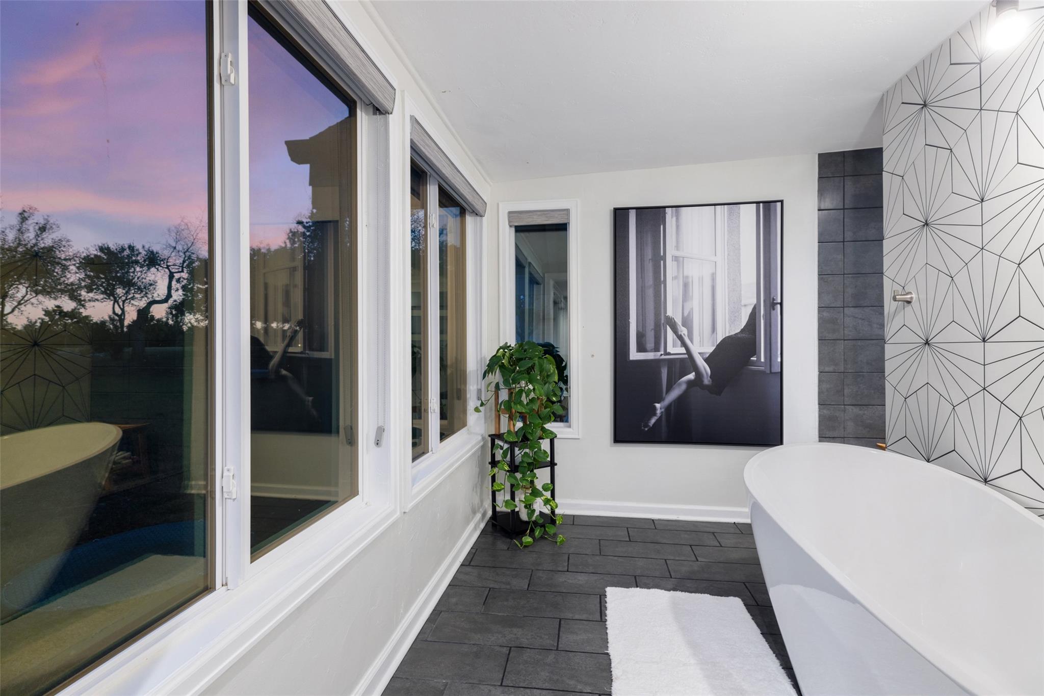 915 Biscayne St, Lakeway, TX 78734