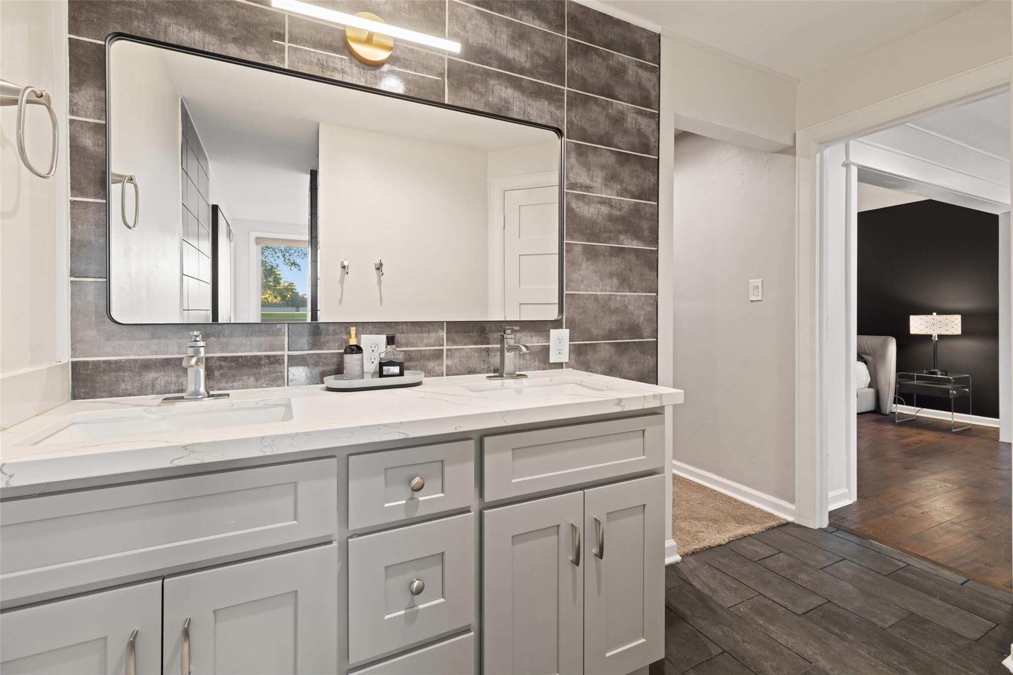 915 Biscayne St, Lakeway, TX 78734