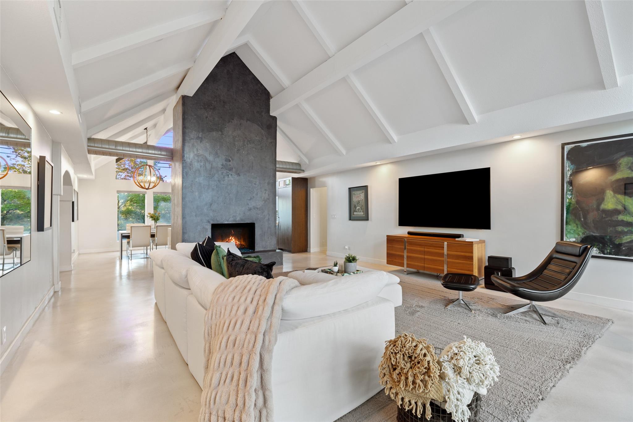 915 Biscayne St, Lakeway, TX 78734