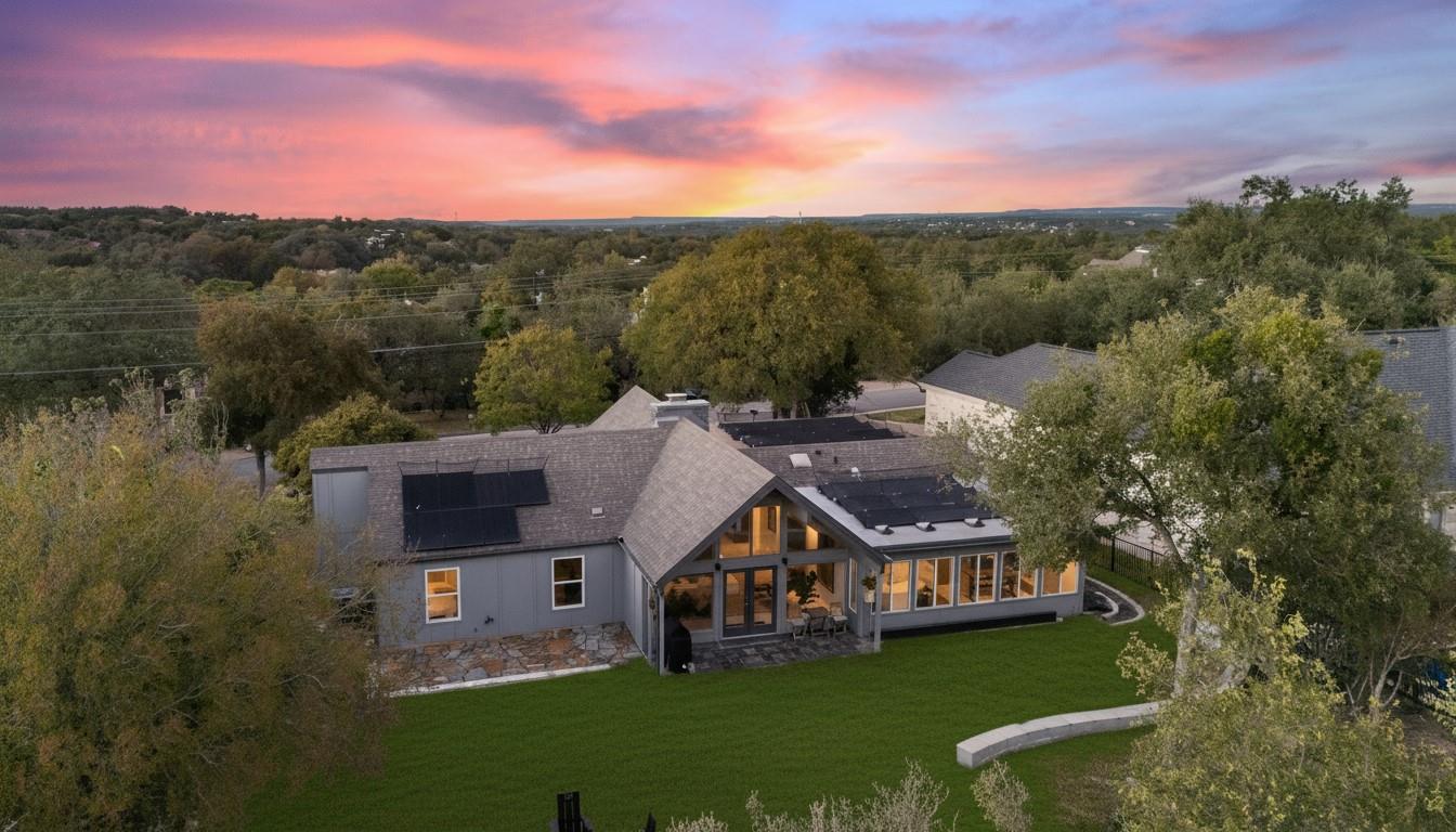 915 Biscayne St, Lakeway, TX 78734