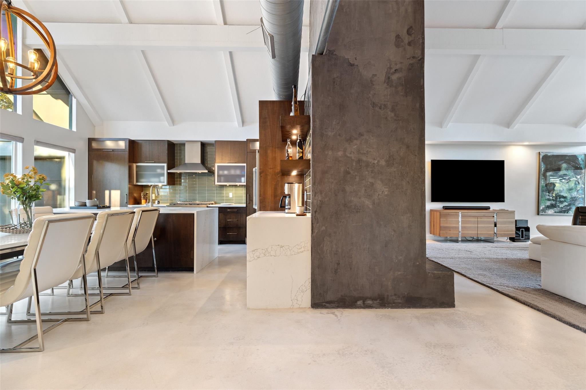 915 Biscayne St, Lakeway, TX 78734