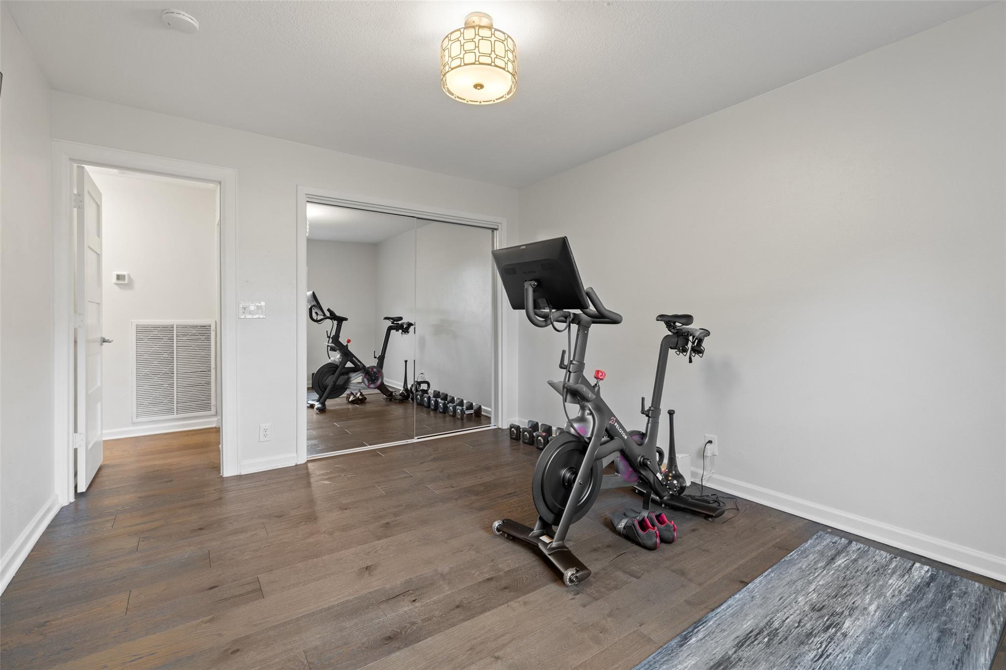 915 Biscayne St, Lakeway, TX 78734