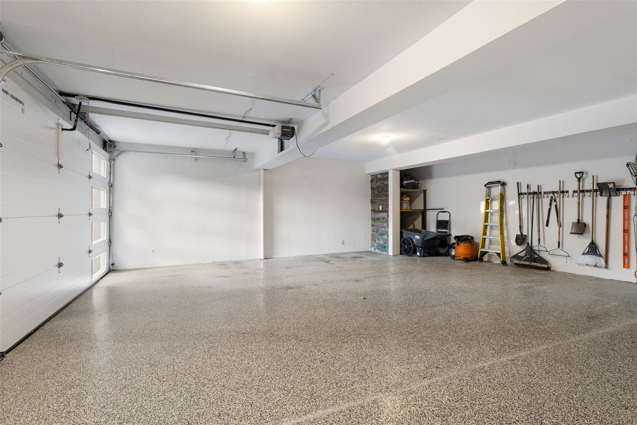 915 Biscayne St, Lakeway, TX 78734