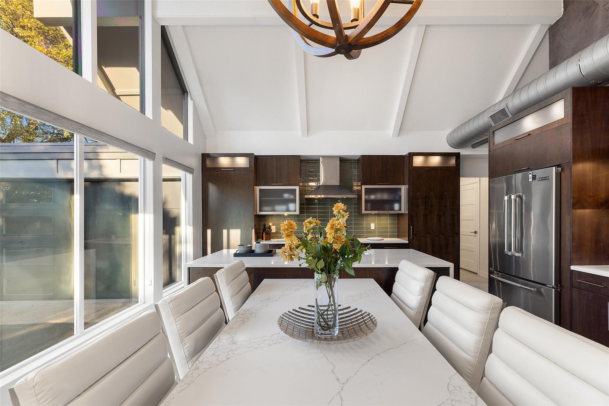 915 Biscayne St, Lakeway, TX 78734