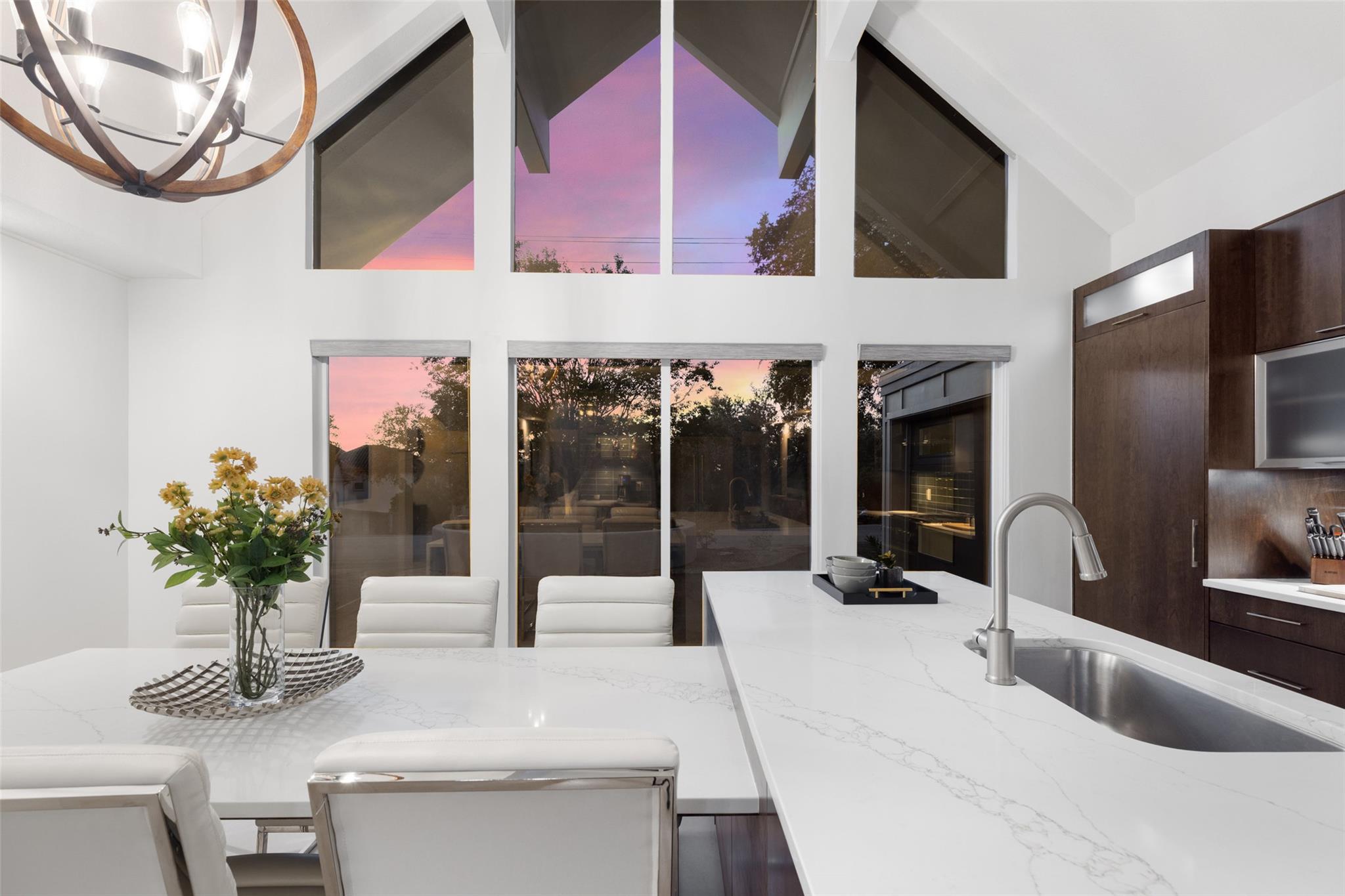 915 Biscayne St, Lakeway, TX 78734