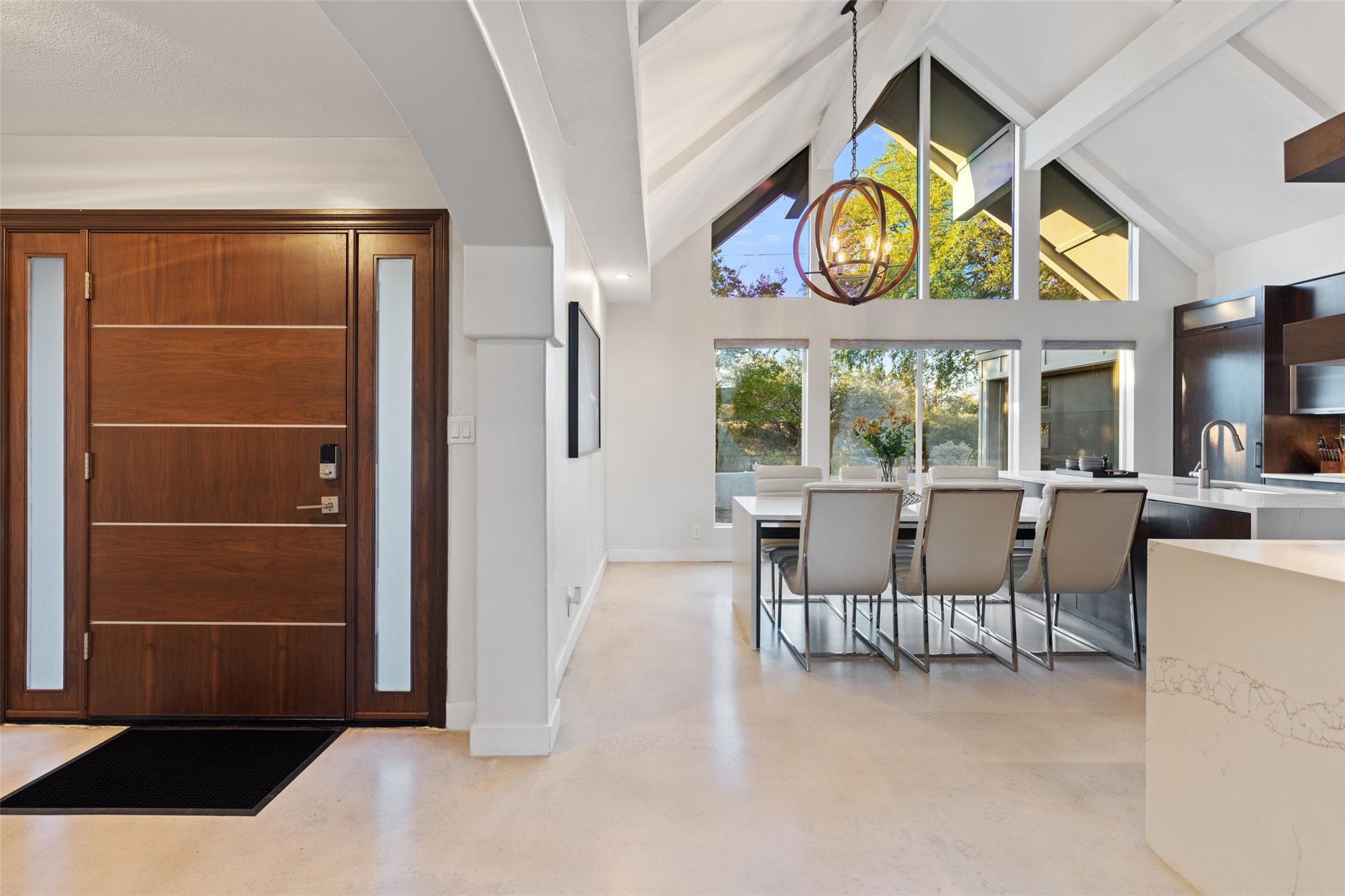 915 Biscayne St, Lakeway, TX 78734