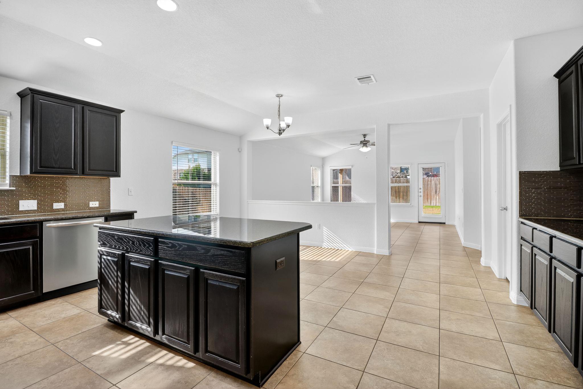 917 Canvasback Creek Dr, Leander, TX 78641