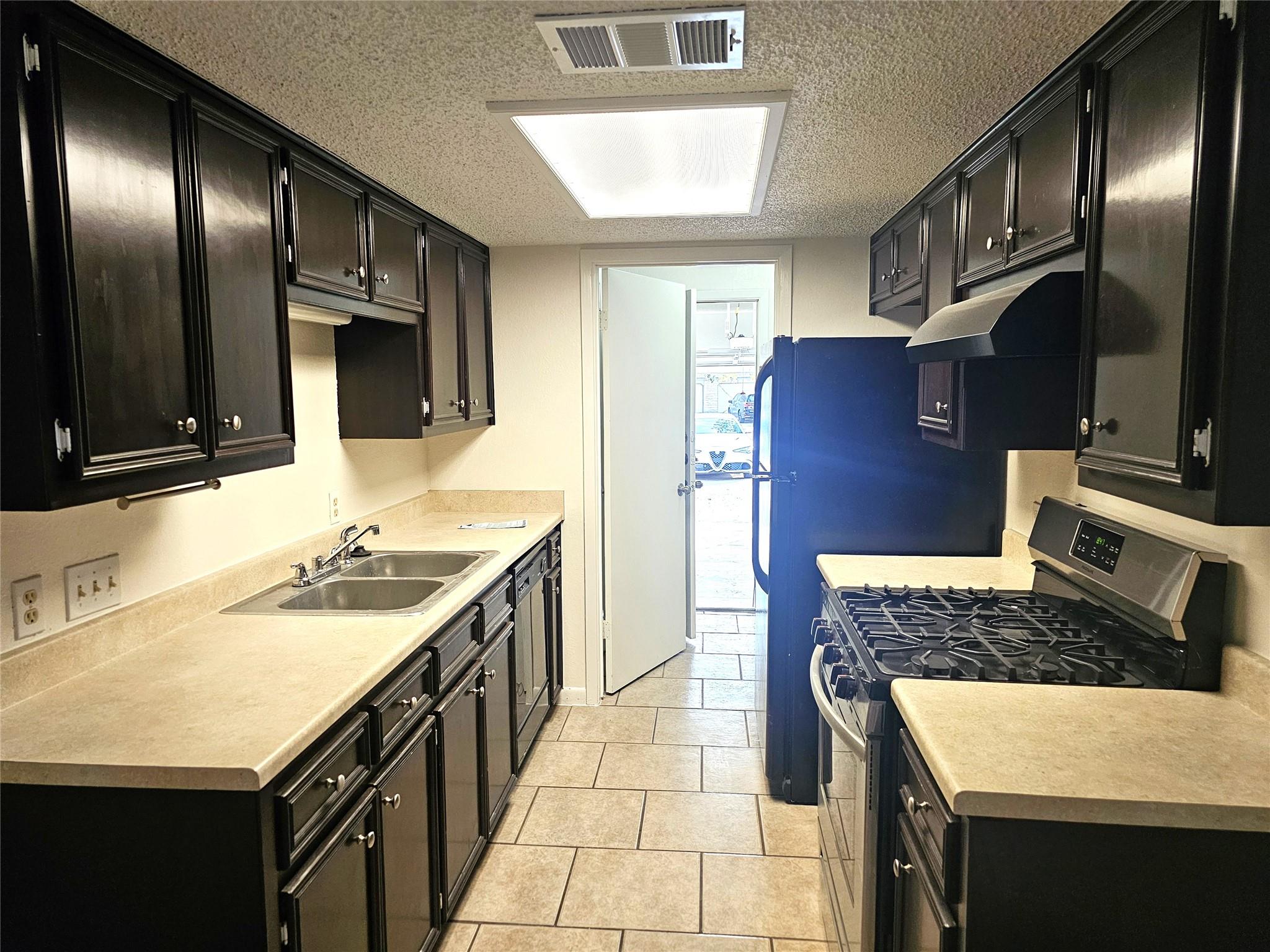 1747-1745 Horseshoe Cir, Round Rock, TX 78681