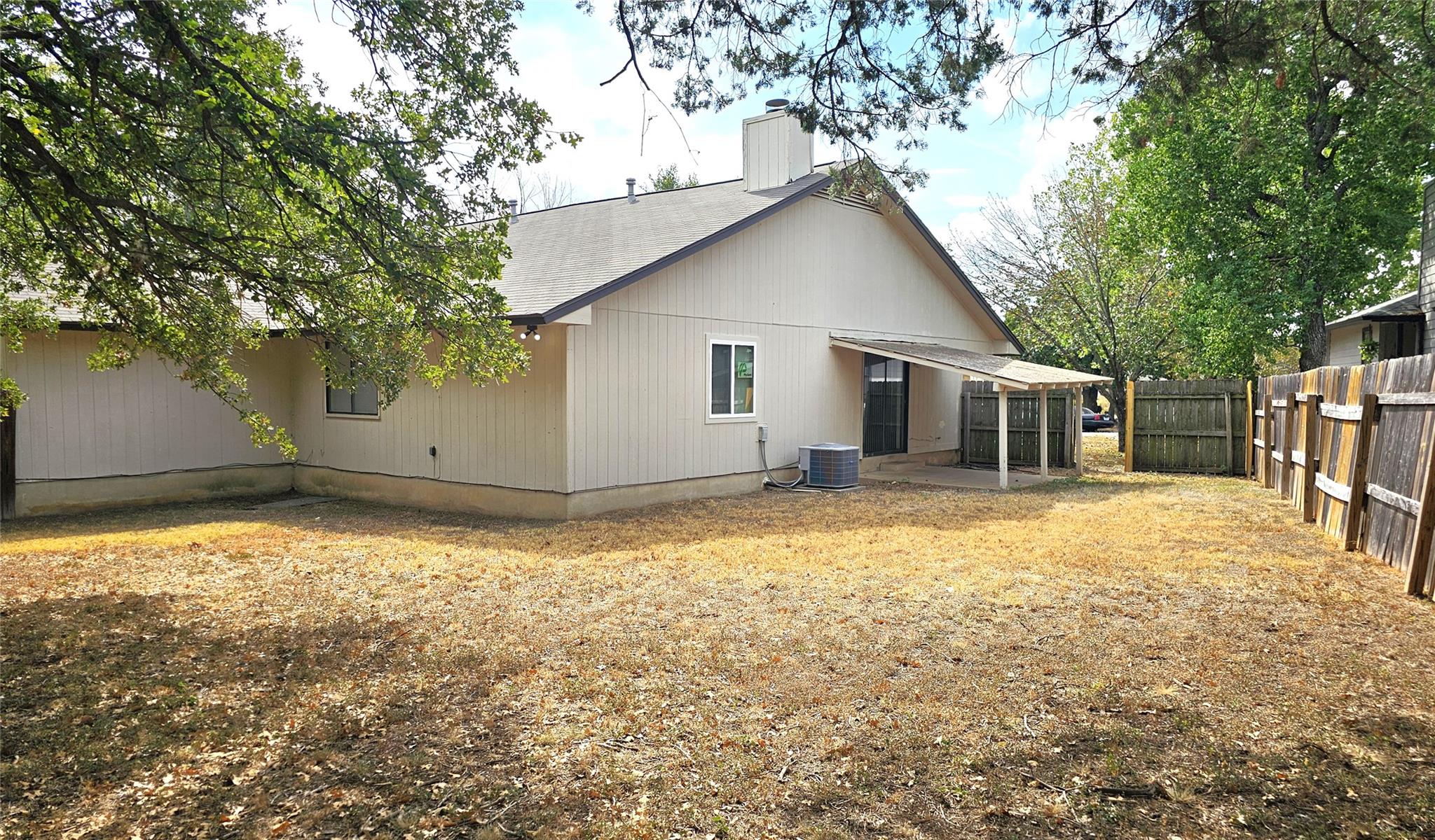 1747-1745 Horseshoe Cir, Round Rock, TX 78681