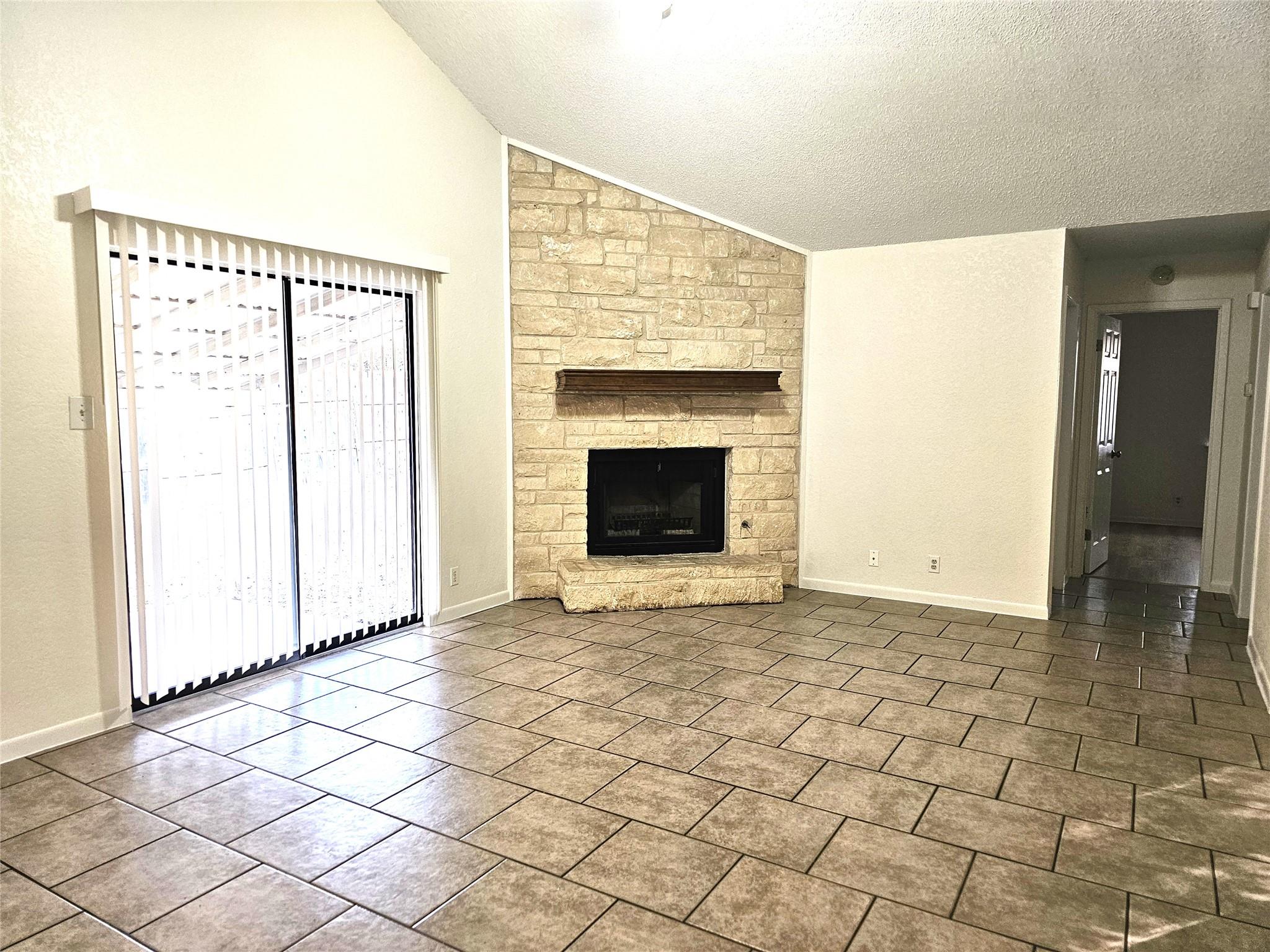 1747-1745 Horseshoe Cir, Round Rock, TX 78681