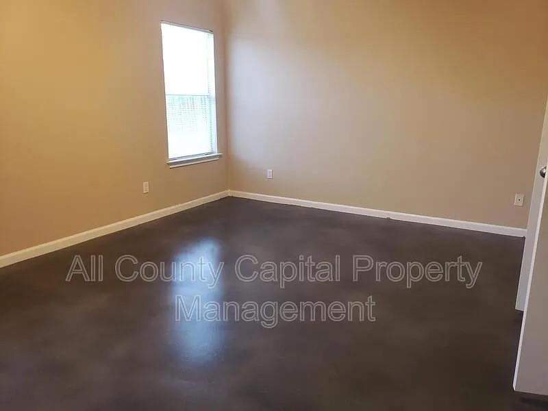 133 Ashwood N, Kyle, TX 78640