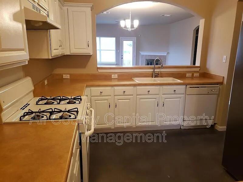 133 Ashwood N, Kyle, TX 78640