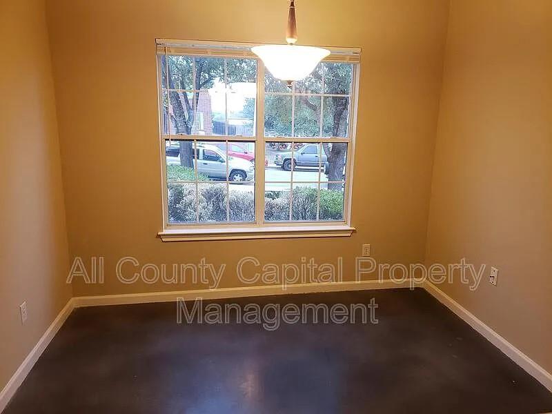 133 Ashwood N, Kyle, TX 78640