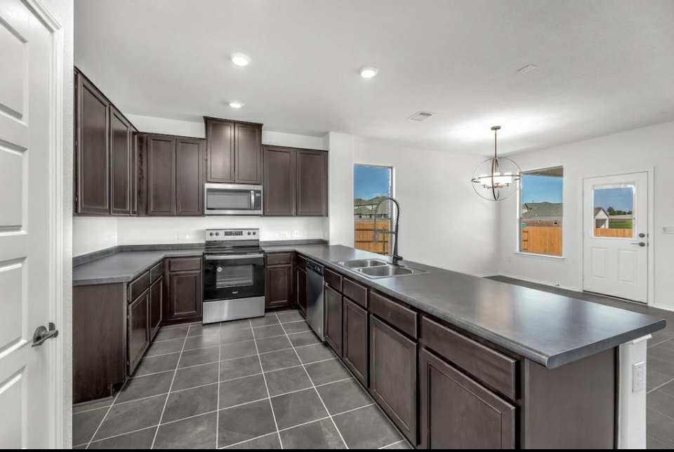 18600 Golden Eagle Way, Elgin, TX 78621