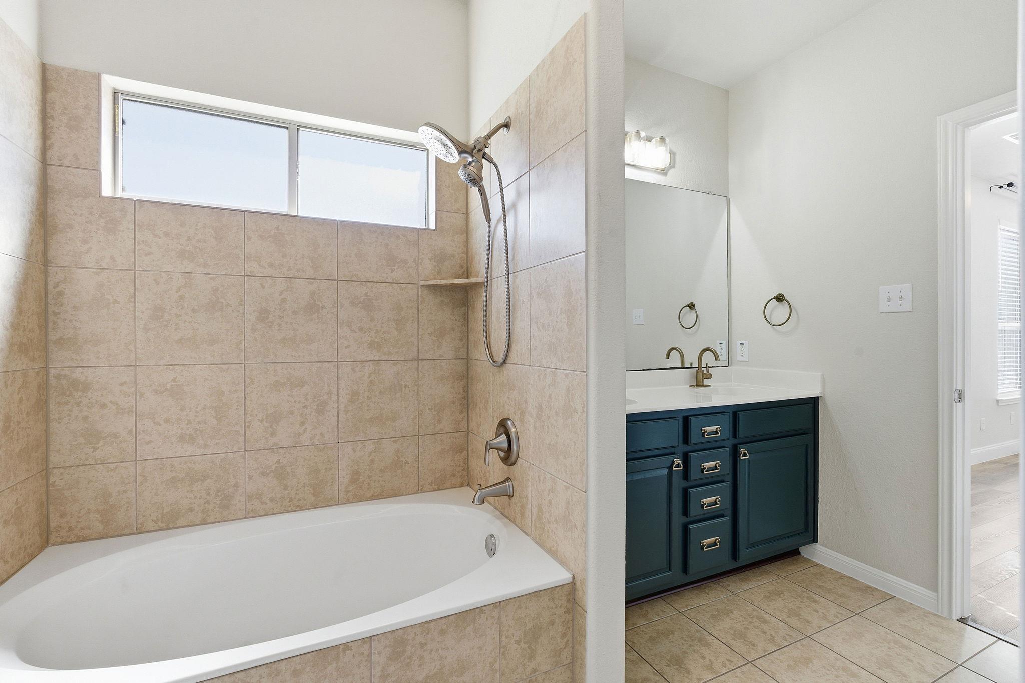 11400 W Parmer Ln # 77, Cedar Park, TX 78613