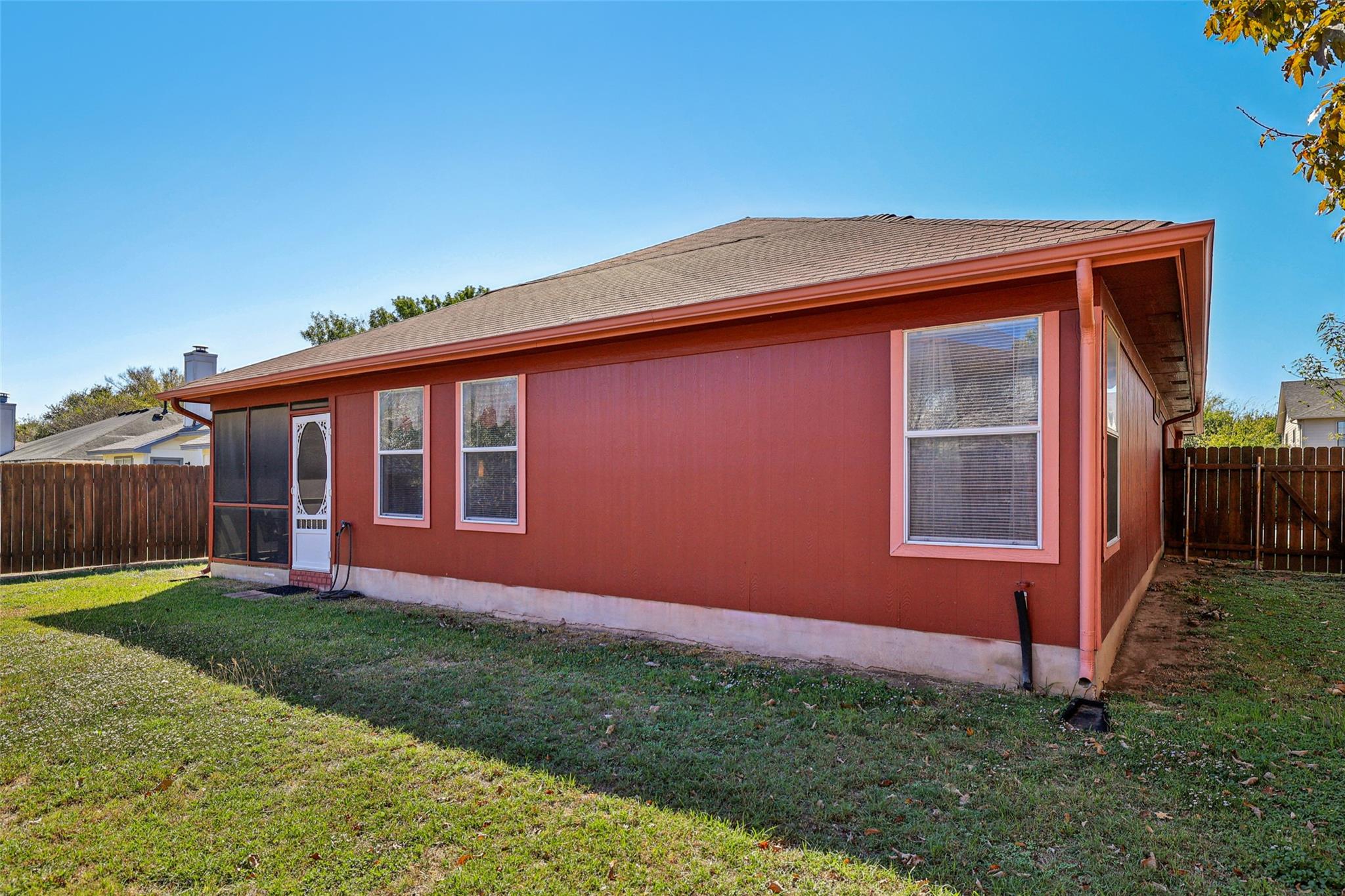 411 Masonwood Dr, Kyle, TX 78640