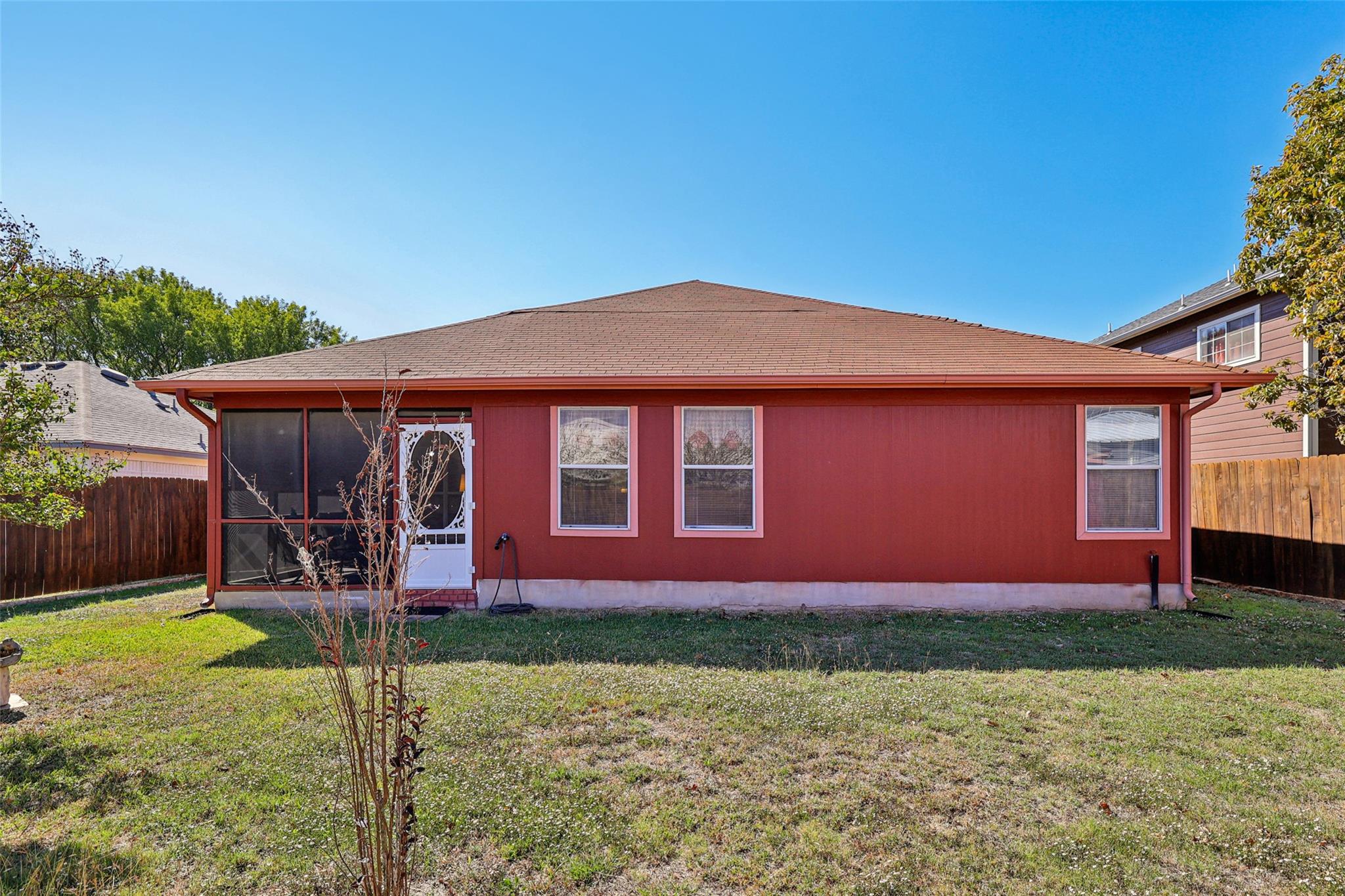 411 Masonwood Dr, Kyle, TX 78640