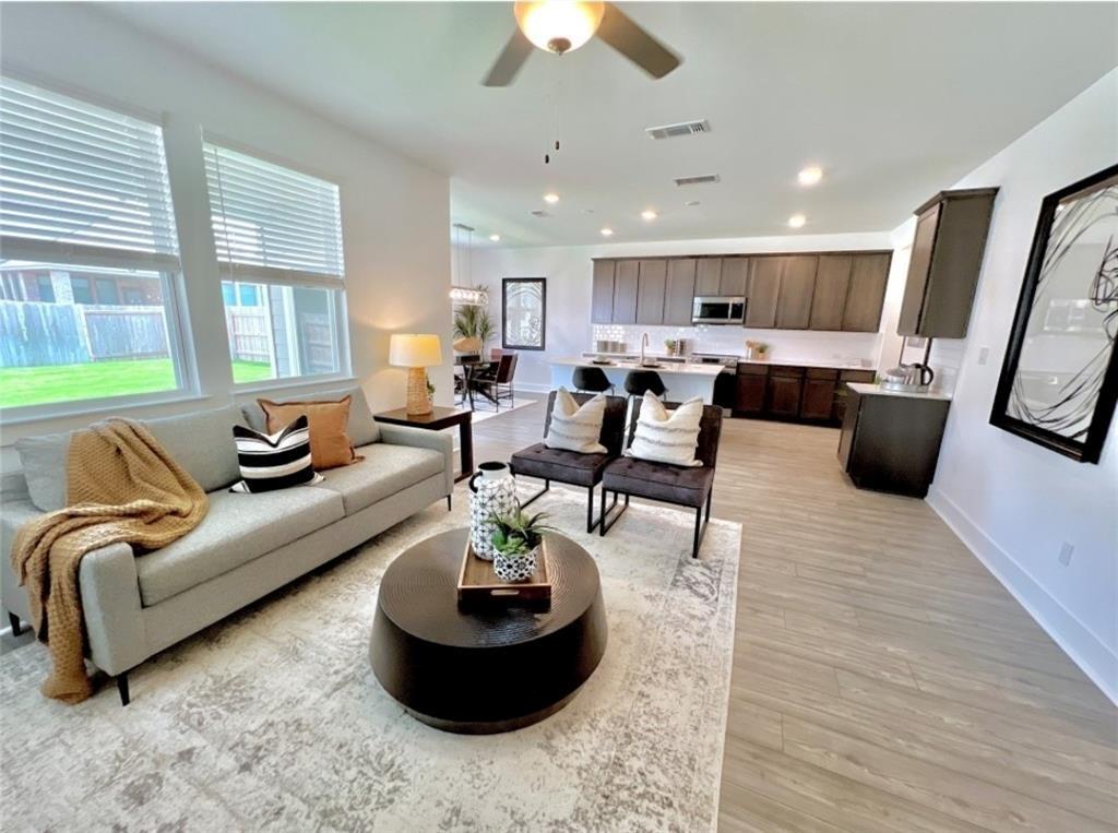 208 Langhorne Bnd, Liberty Hill, TX 78642