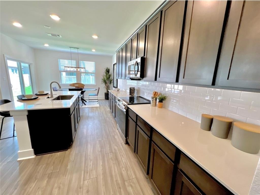 208 Langhorne Bnd, Liberty Hill, TX 78642