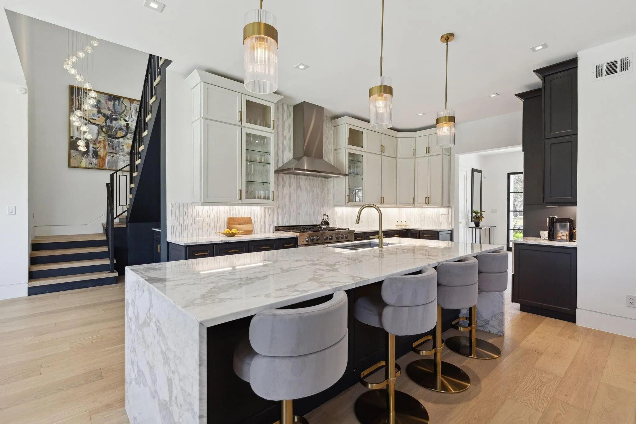 114 Highlands Blvd, Horseshoe Bay, TX 78657