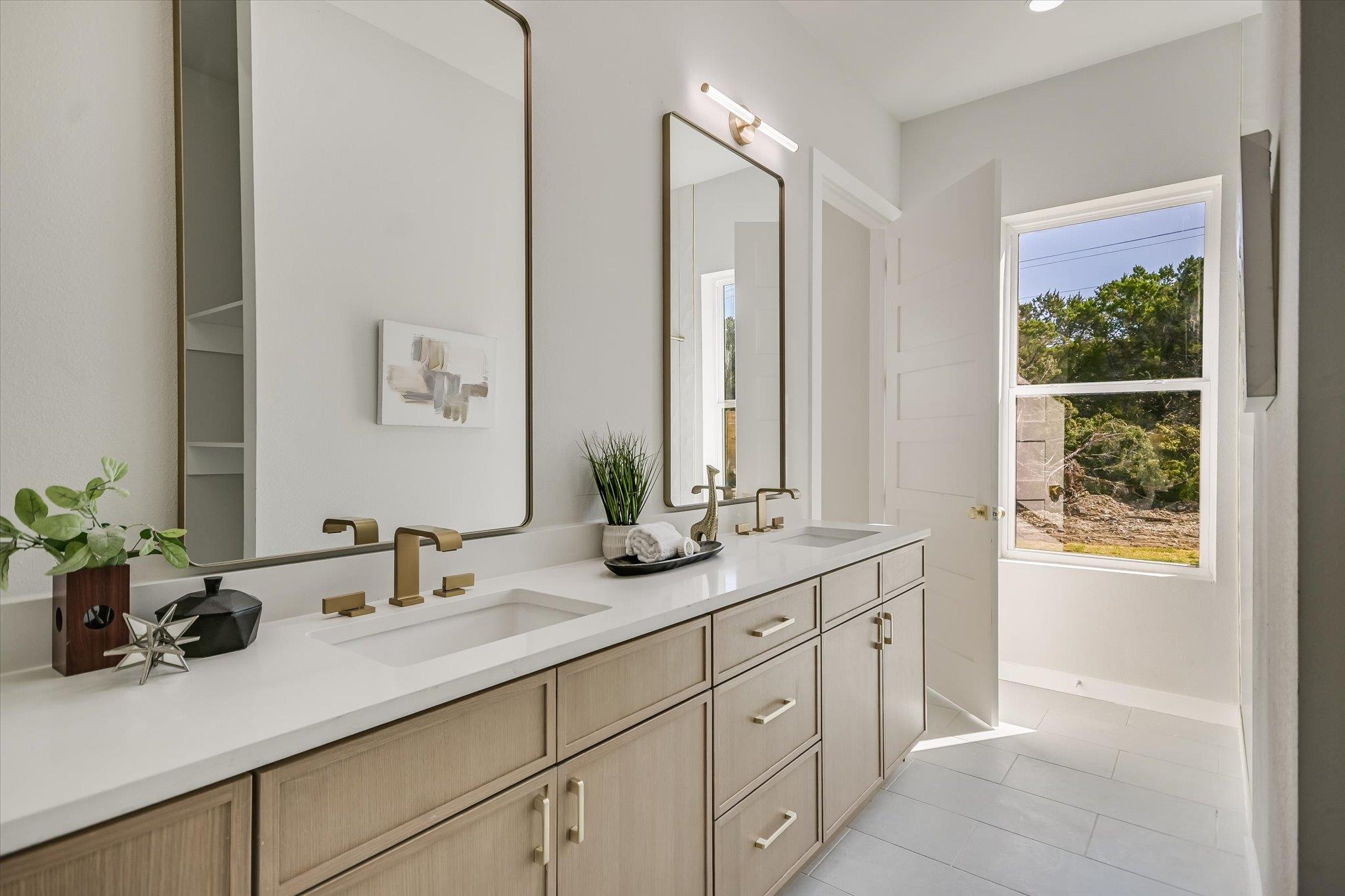 52 WAR BONNET, Wimberley, TX 78676