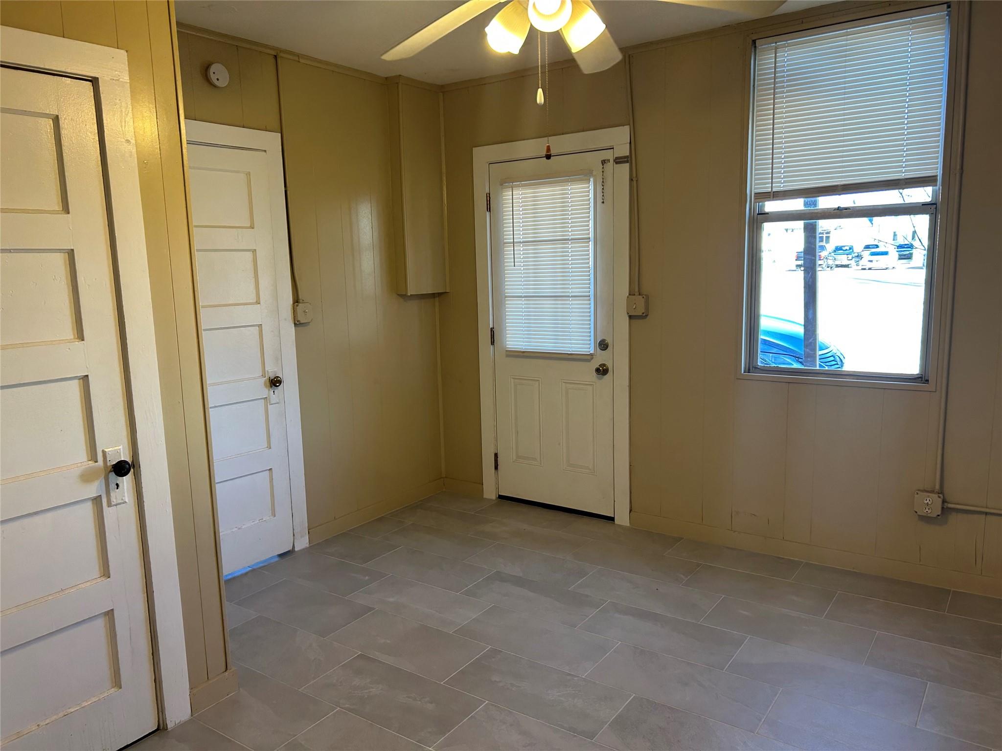 906 Haysel St, Bastrop, TX 78602