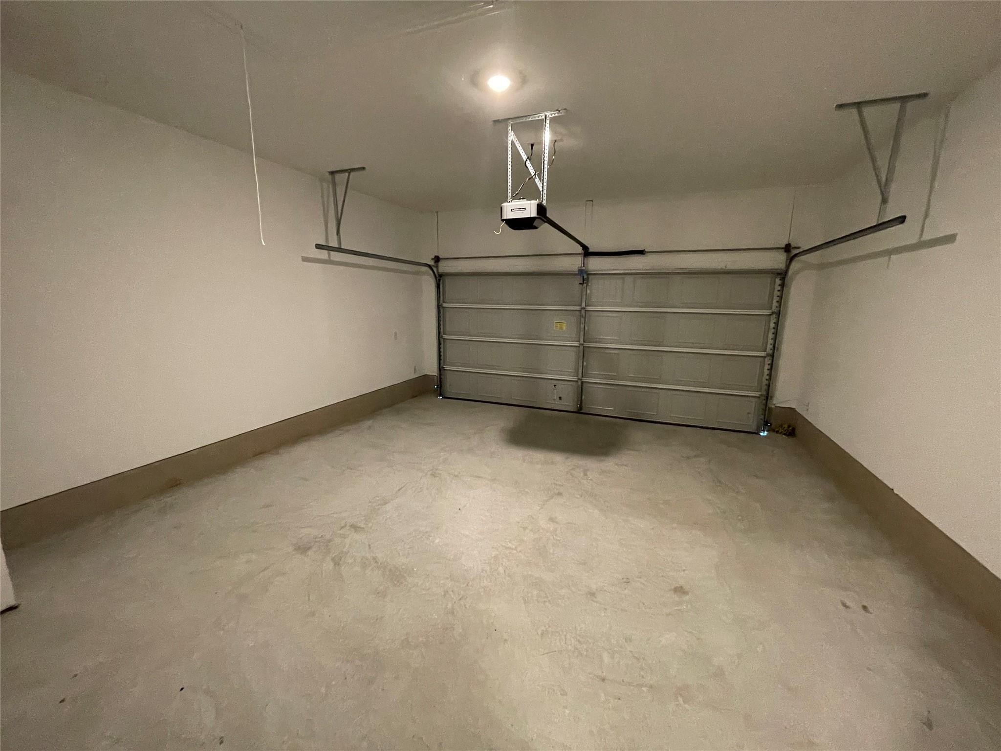 101 Thurman Holt Rd, Hutto, TX 78634