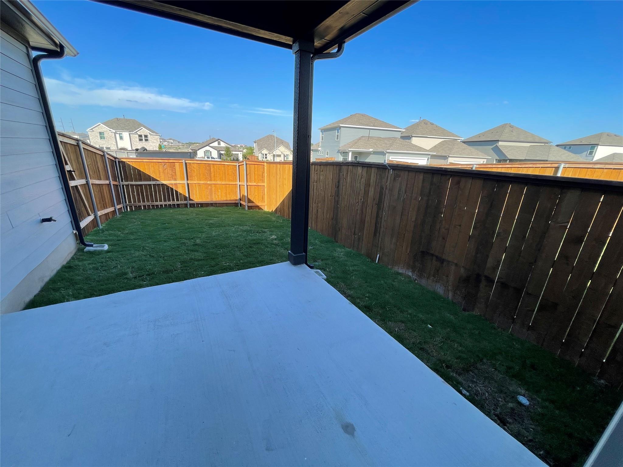 101 Thurman Holt Rd, Hutto, TX 78634