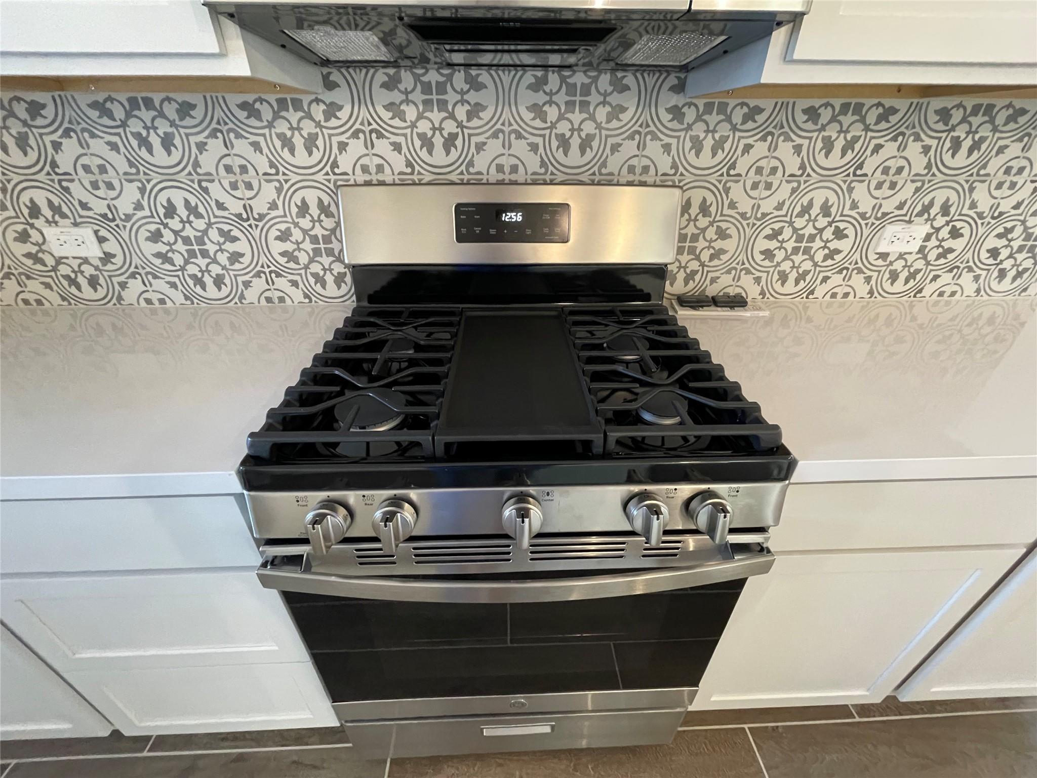 101 Thurman Holt Rd, Hutto, TX 78634