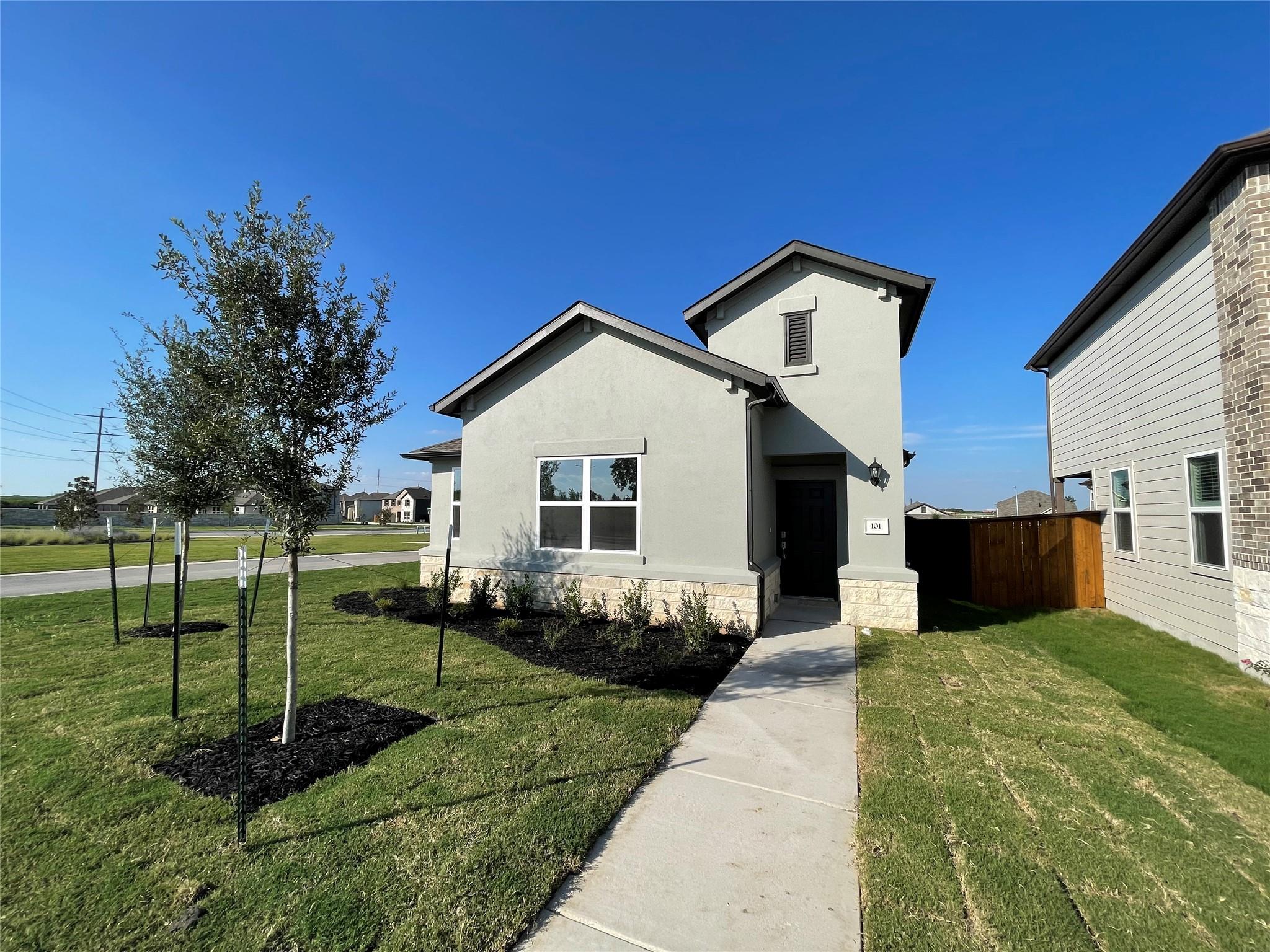 101 Thurman Holt Rd, Hutto, TX 78634