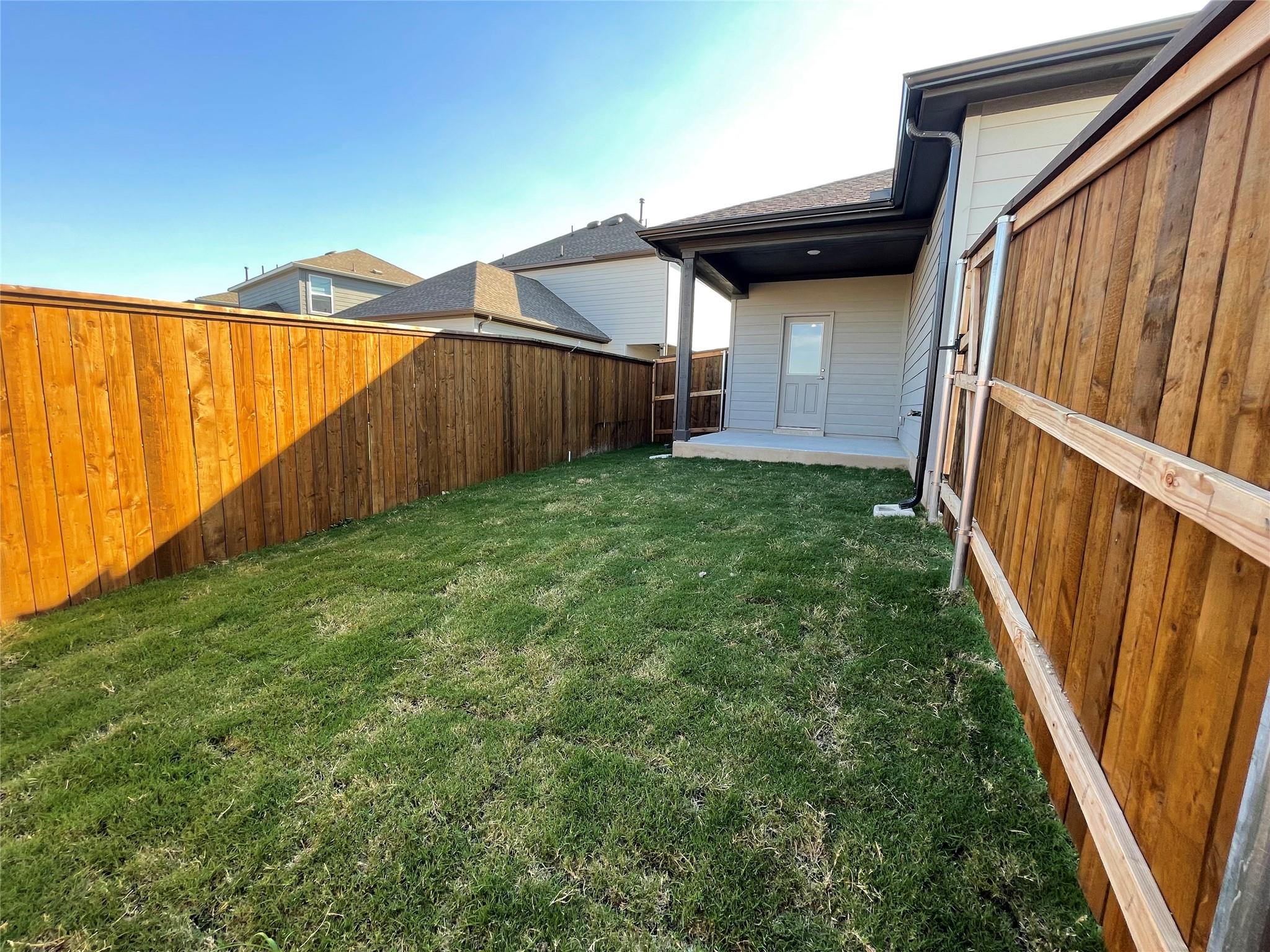 101 Thurman Holt Rd, Hutto, TX 78634