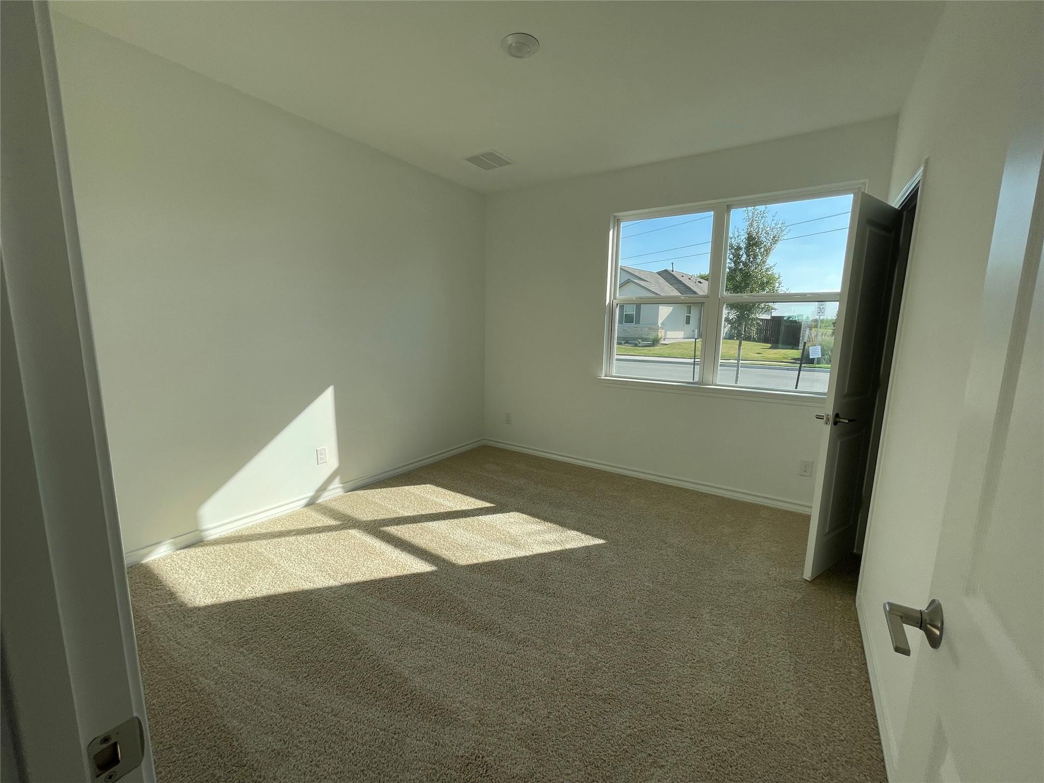 101 Thurman Holt Rd, Hutto, TX 78634