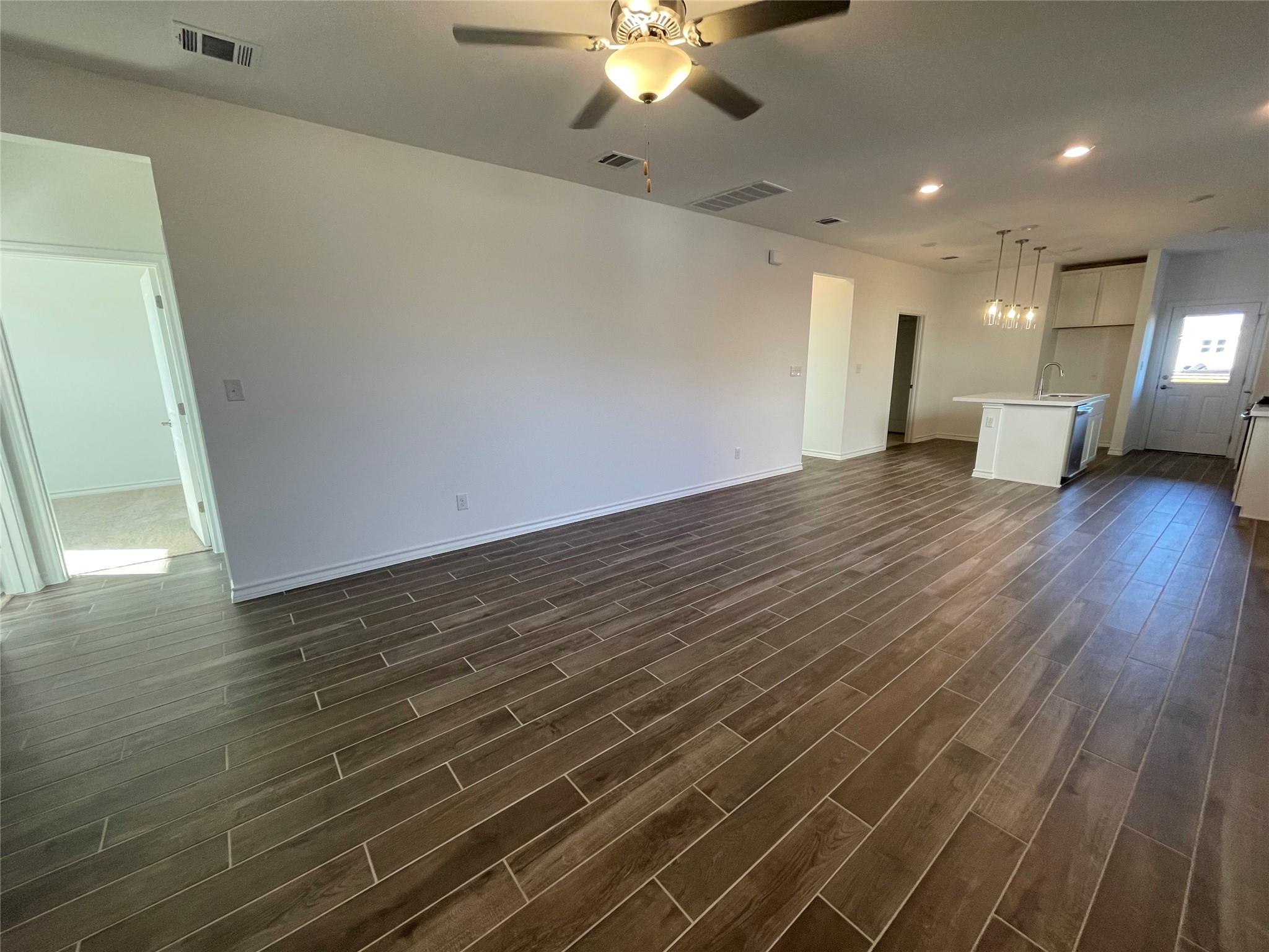 101 Thurman Holt Rd, Hutto, TX 78634