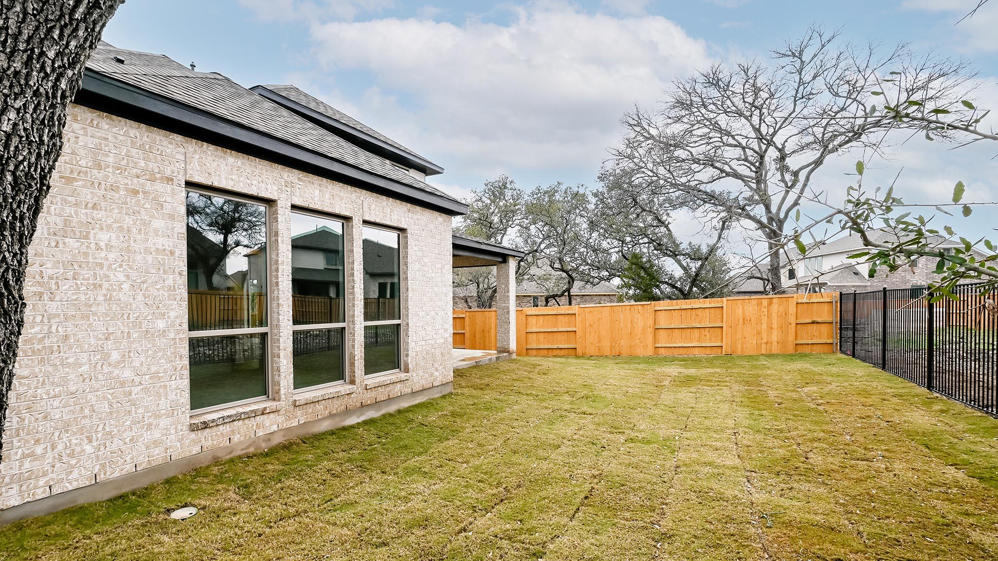 172 Basket Flower Loop, Kyle, TX 78640