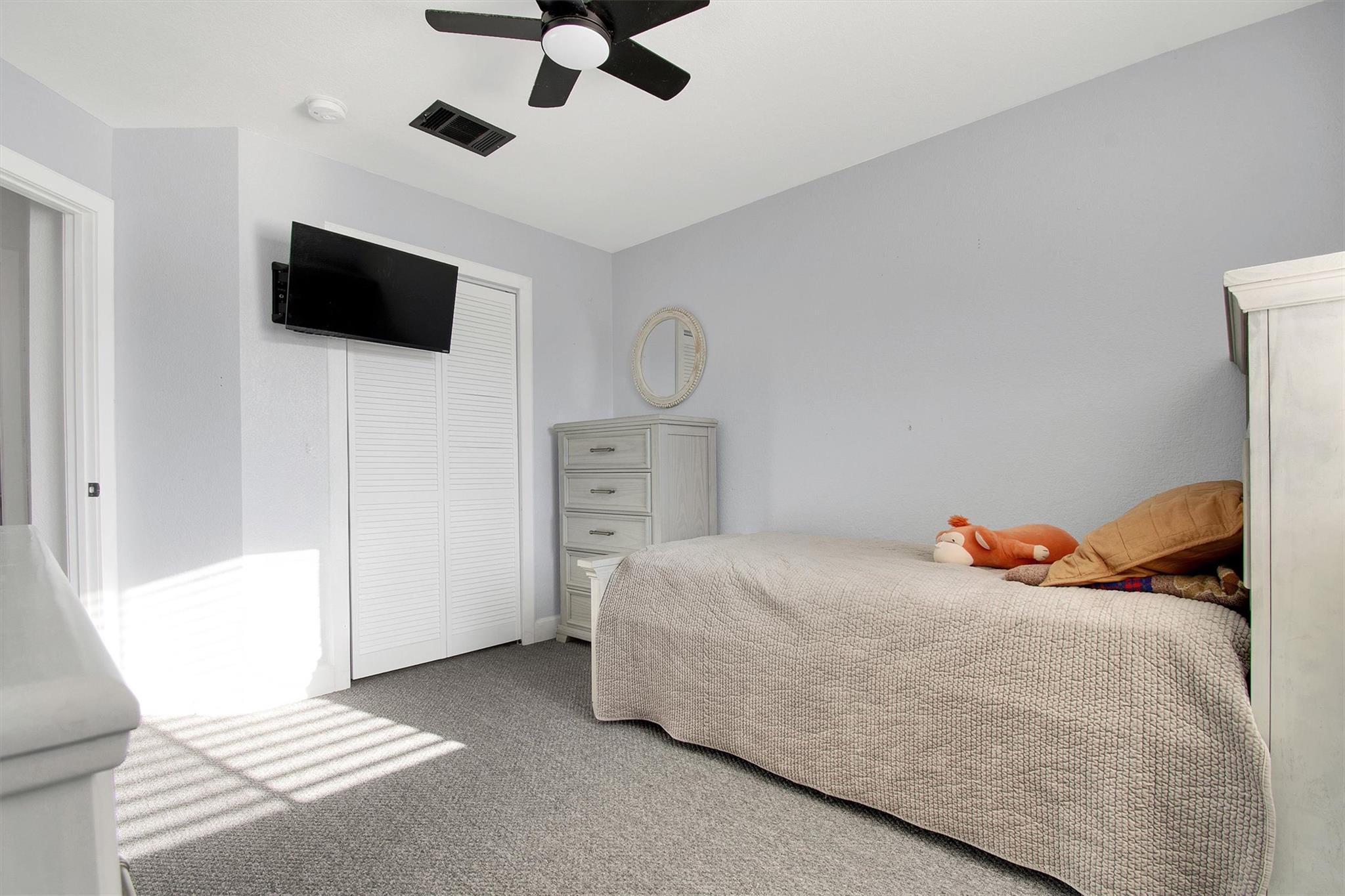 915 Tanglewood Dr, Leander, TX 78641