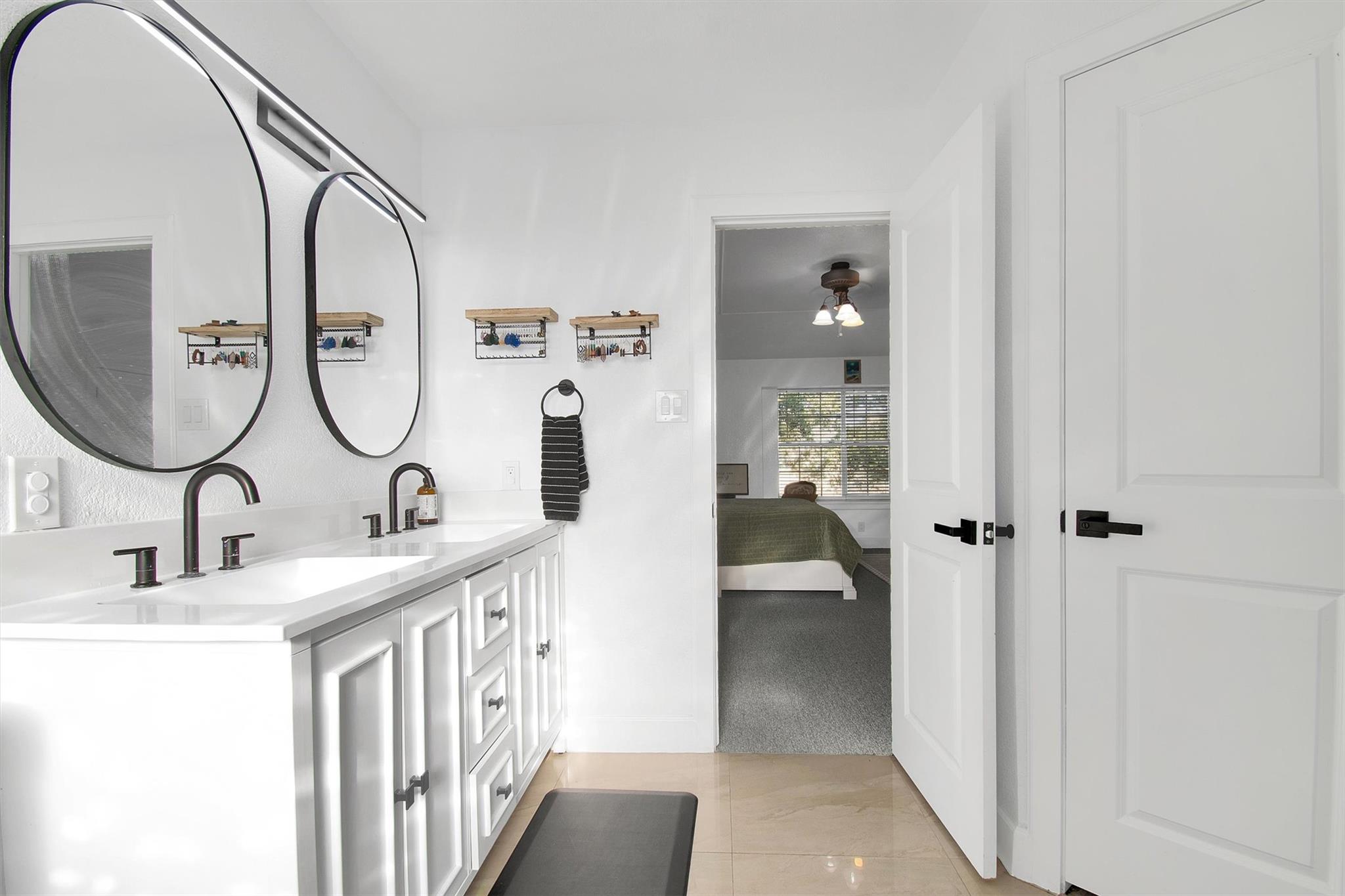 915 Tanglewood Dr, Leander, TX 78641