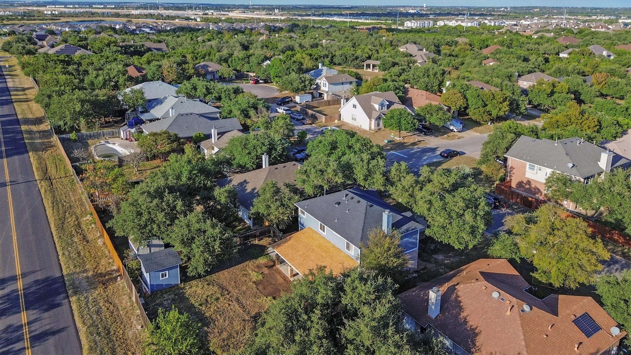 915 Tanglewood Dr, Leander, TX 78641